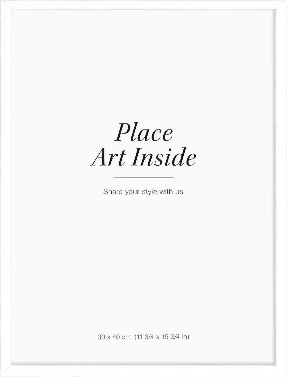 Póster blanco con texto Place Art Inside y Share your style with us en negro.