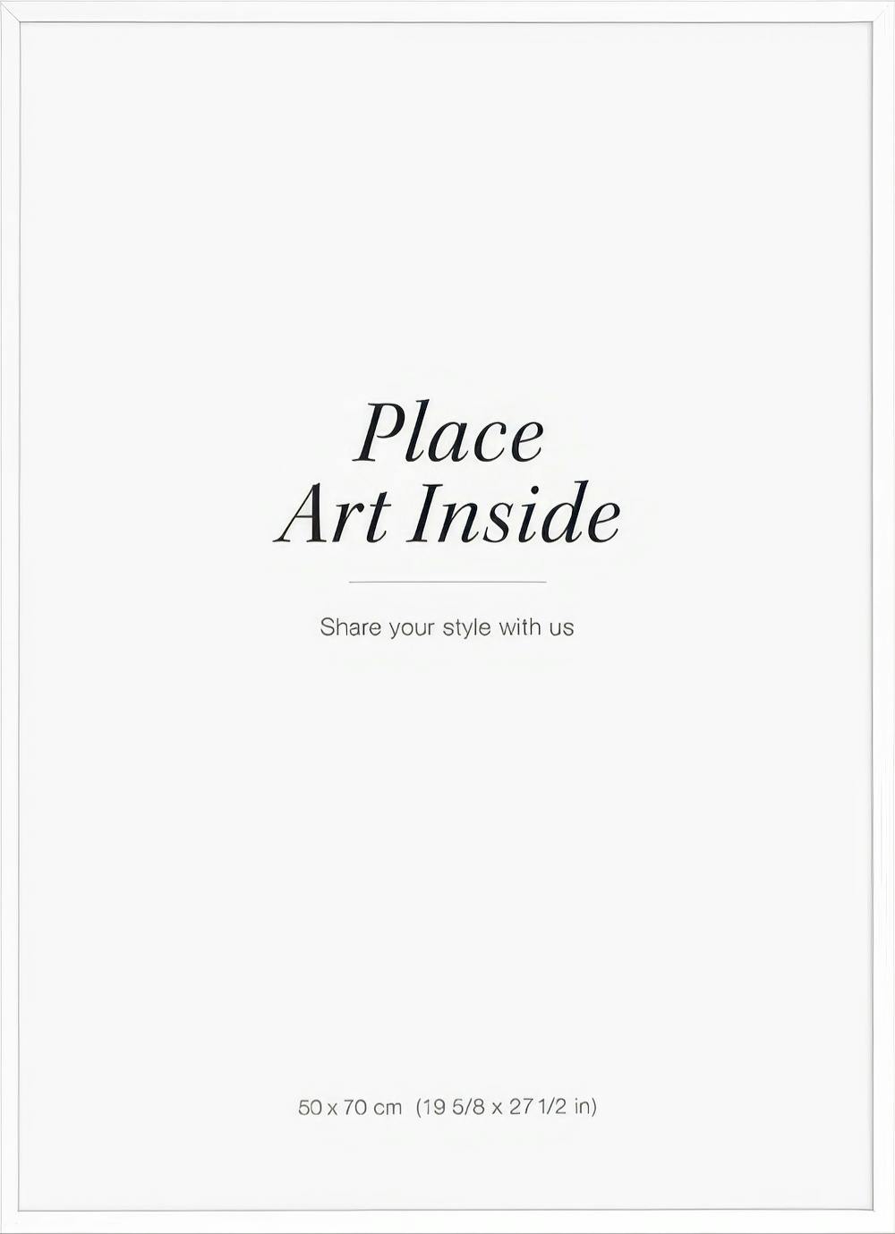 Póster blanco con el texto Place Art Inside en caligrafía negra y Share your style with us en gris.