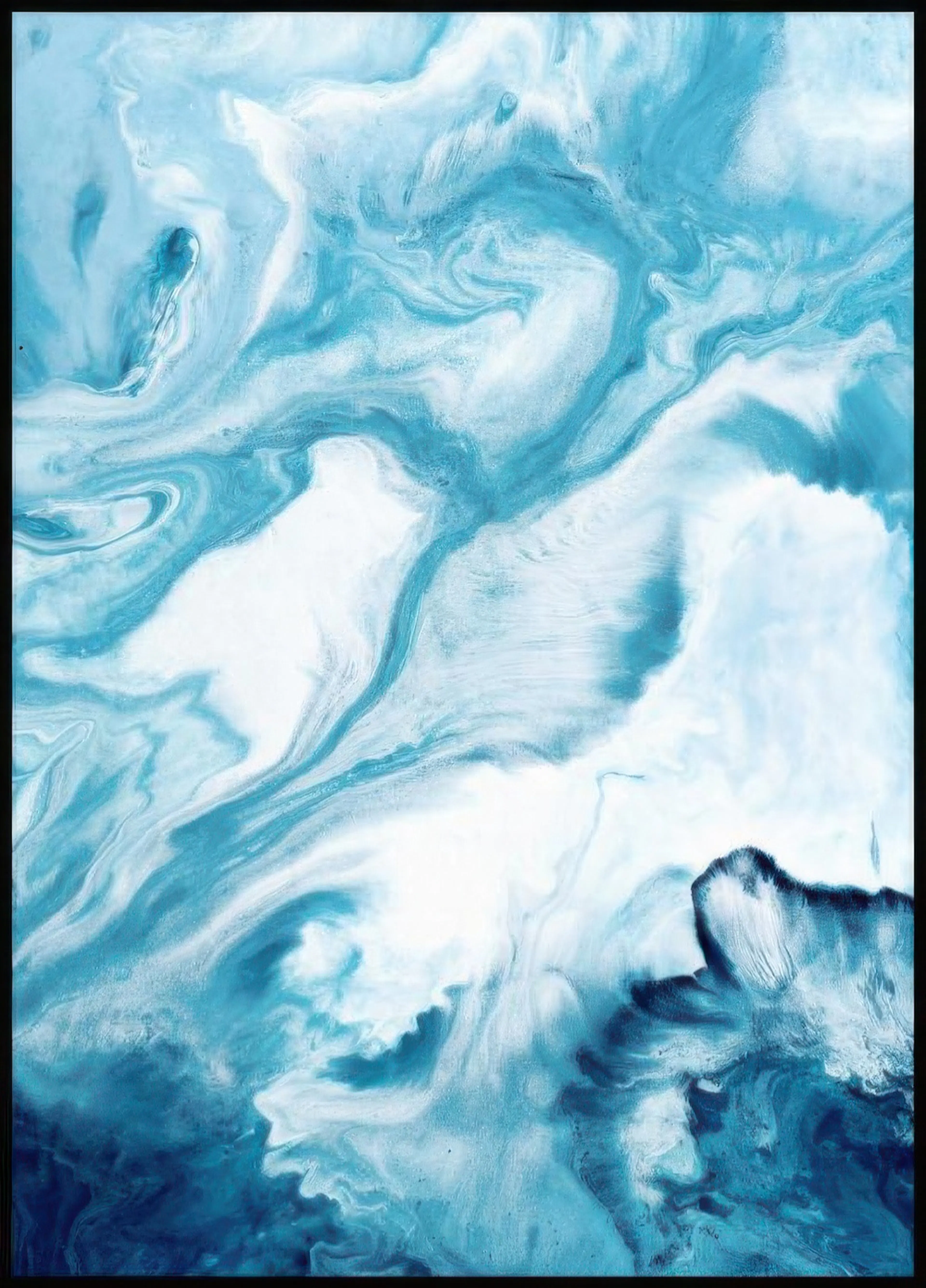 Poster abstrait aux nuances de bleu et de blanc, évoquant des tourbillons et des formes fluides.