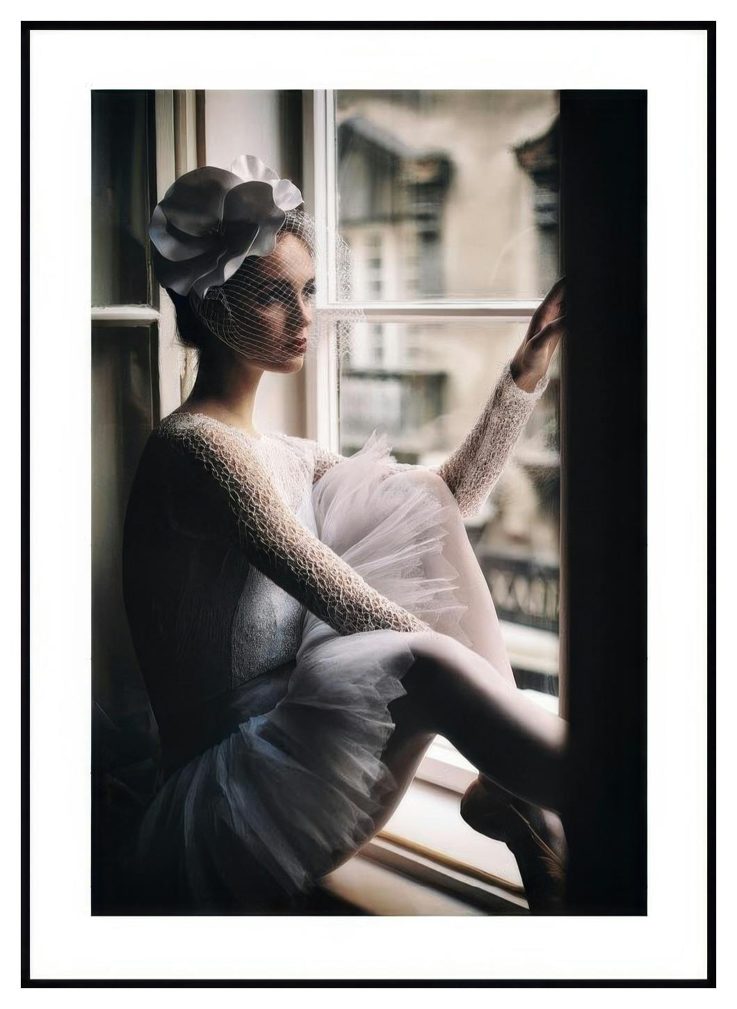 Ballerina in window, Affiche (21x30 cm) - Poster Store