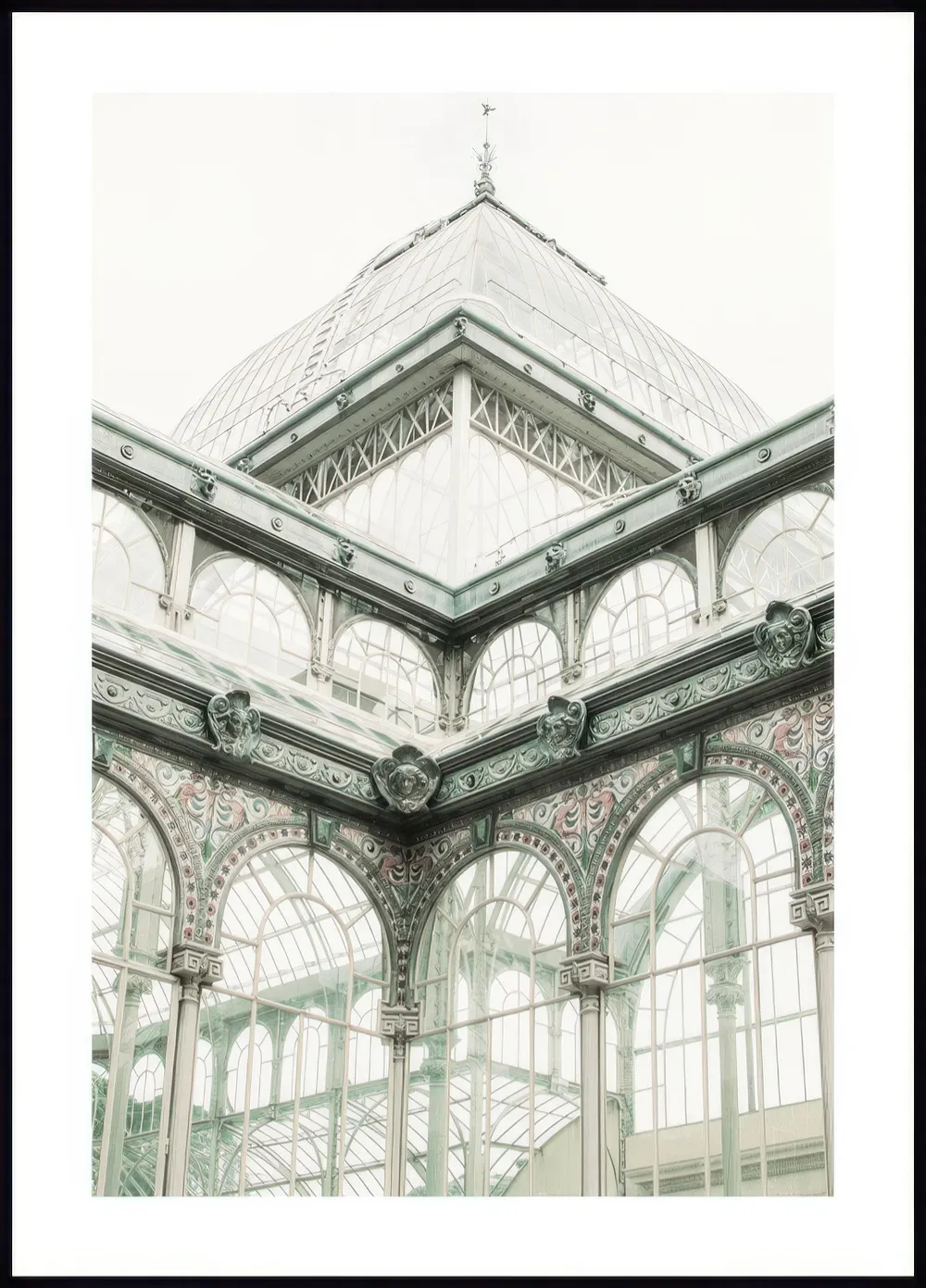 Poster del Palazzo di Cristallo di Madrid, con la sua architettura in vetro e metallo decorato.