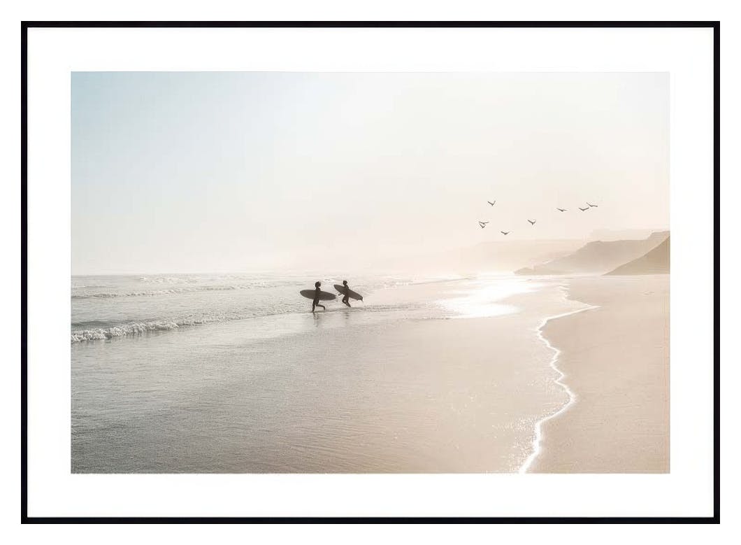 Fredelig Strand Surfe Poster (30x40 cm) - Poster Store
