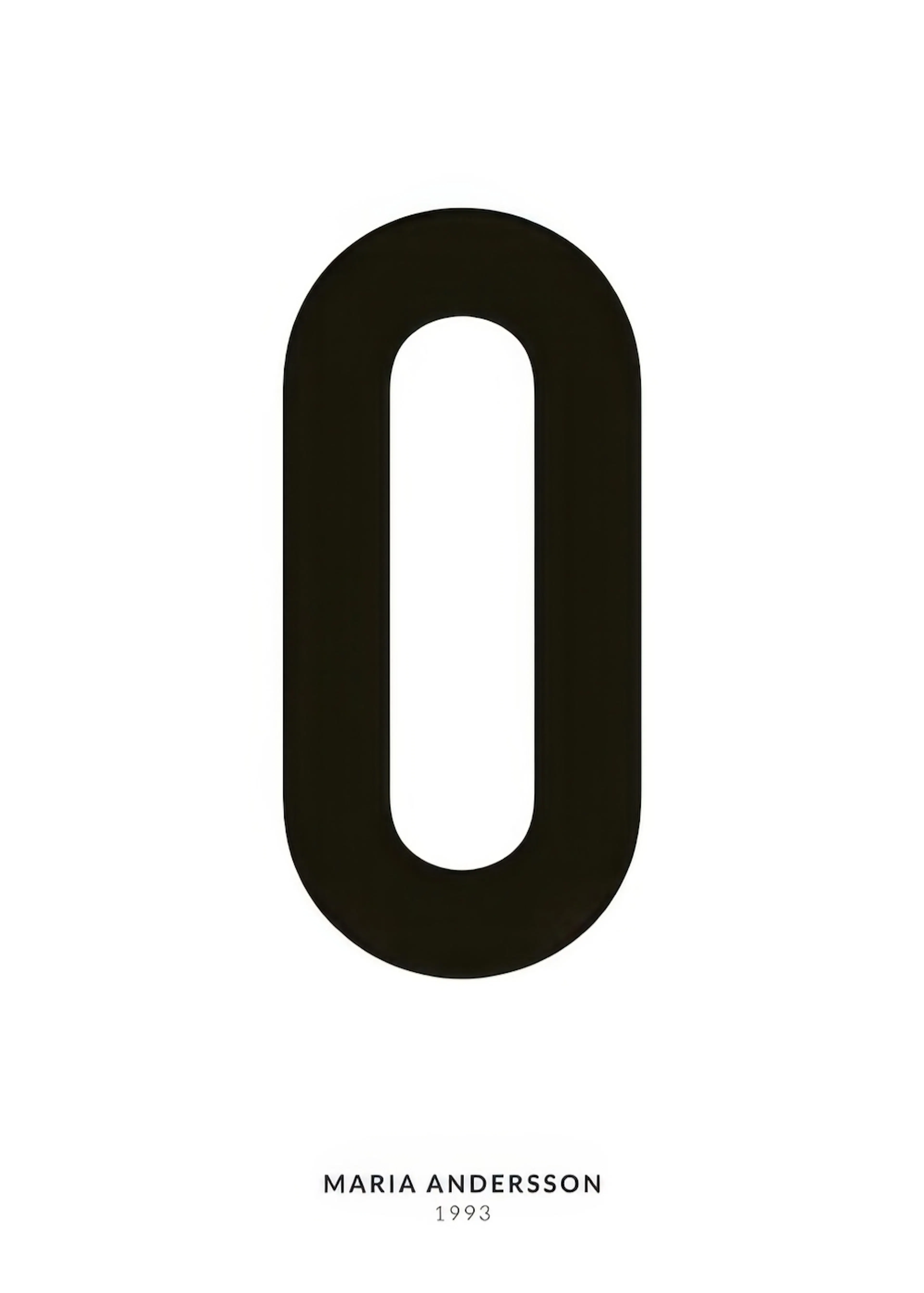 Personalisiertes Poster mit dem schwarzen Buchstaben O auf weißem Hintergrund und kleinem Text unten.