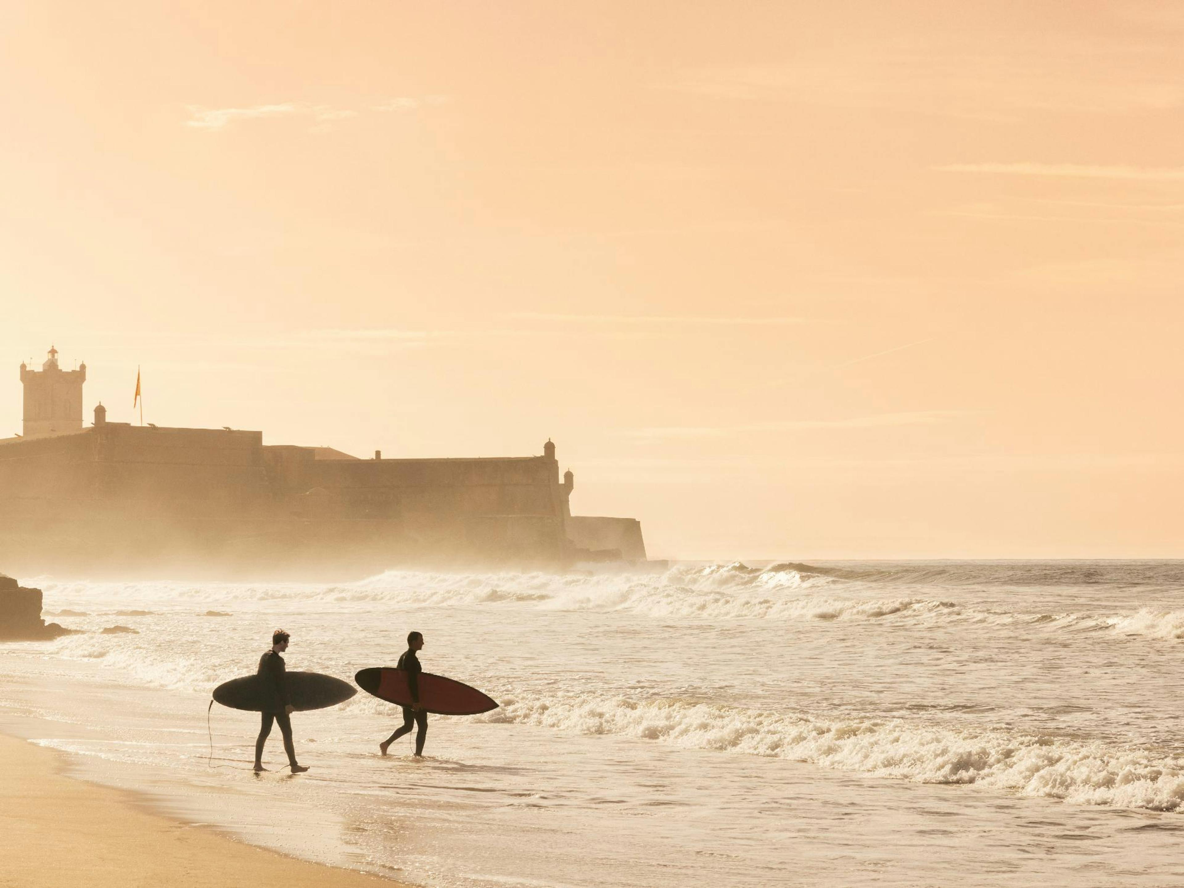 Surf en la Hora Dorada Póster thumbnail