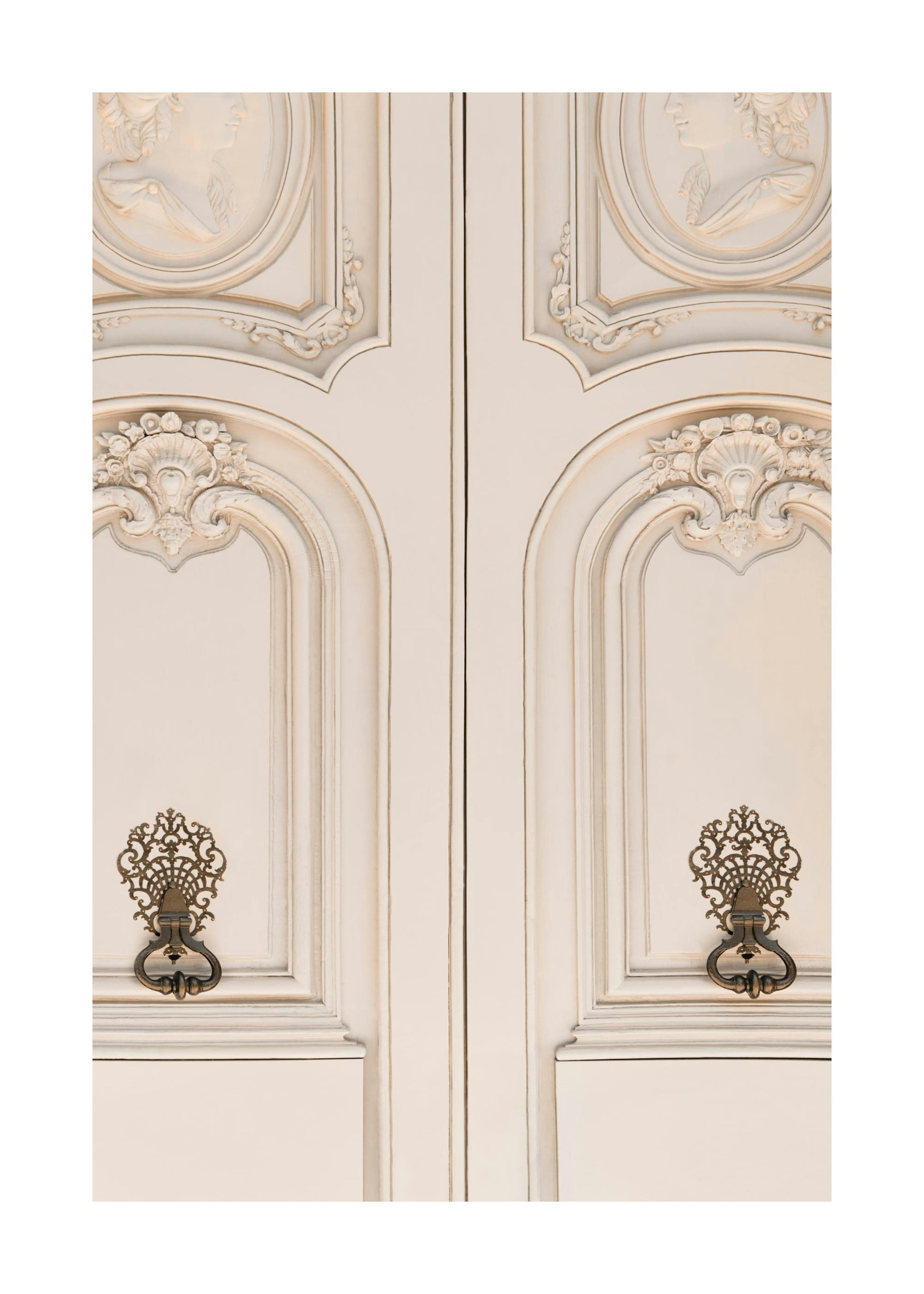 Puerta en beige póster 0