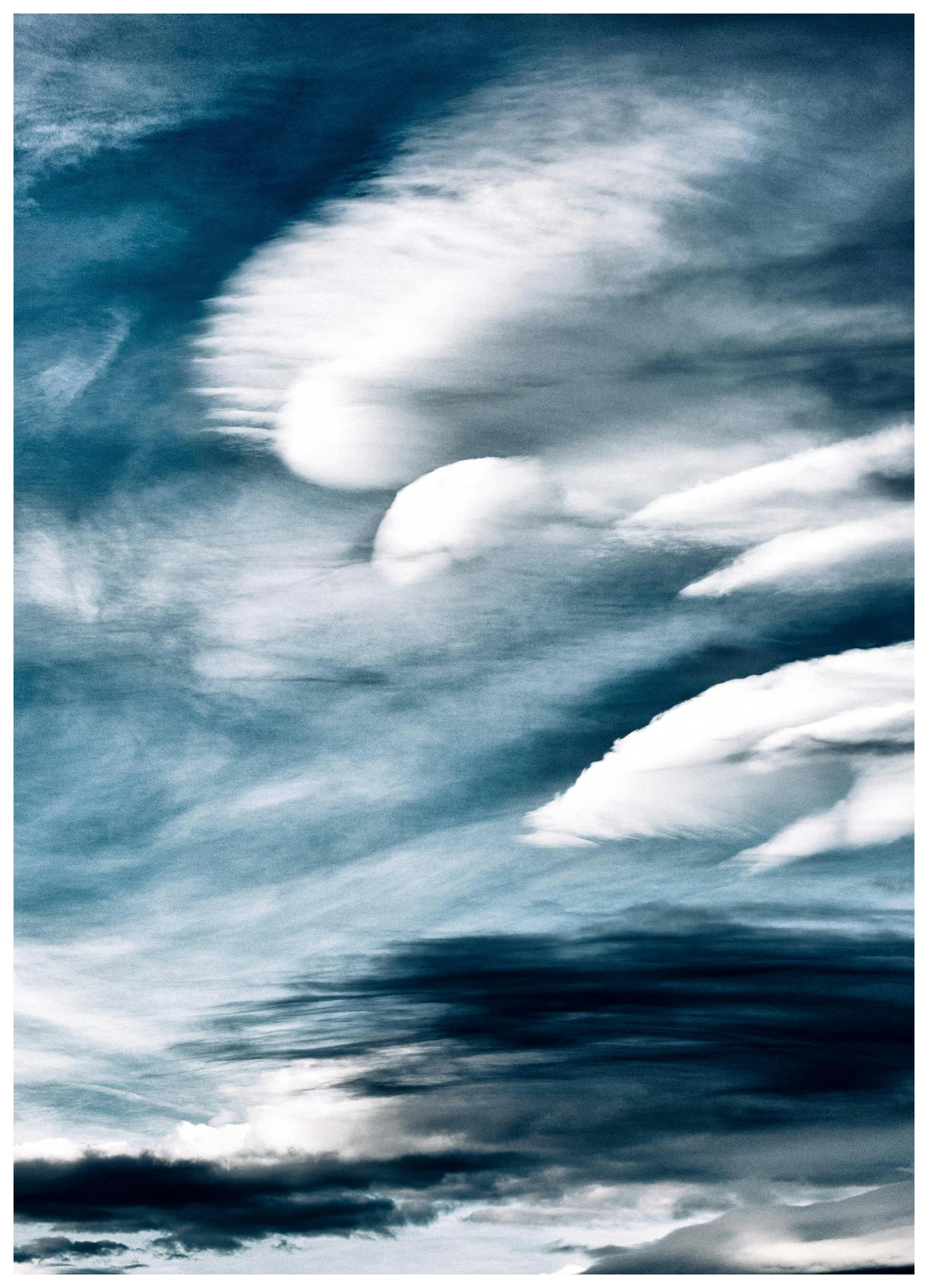 Paysage Céleste Sombre Poster (50x70 cm) - Poster Store