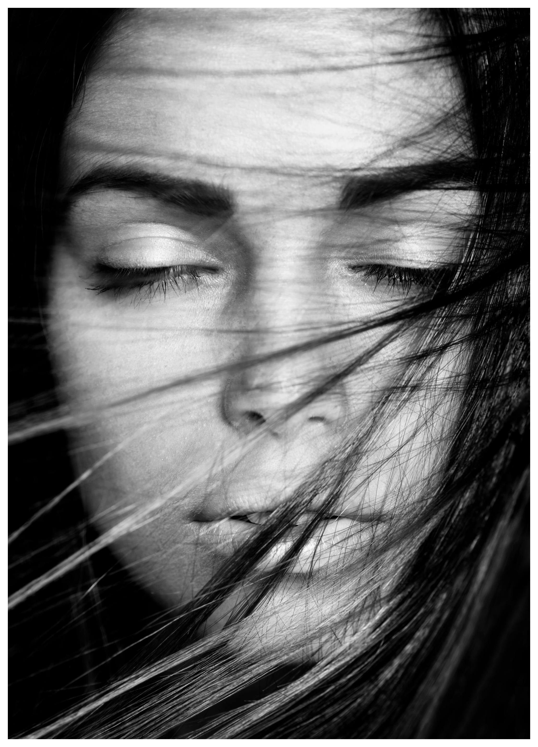 Cheveux au Vent Poster (50x70 cm) - Poster Store
