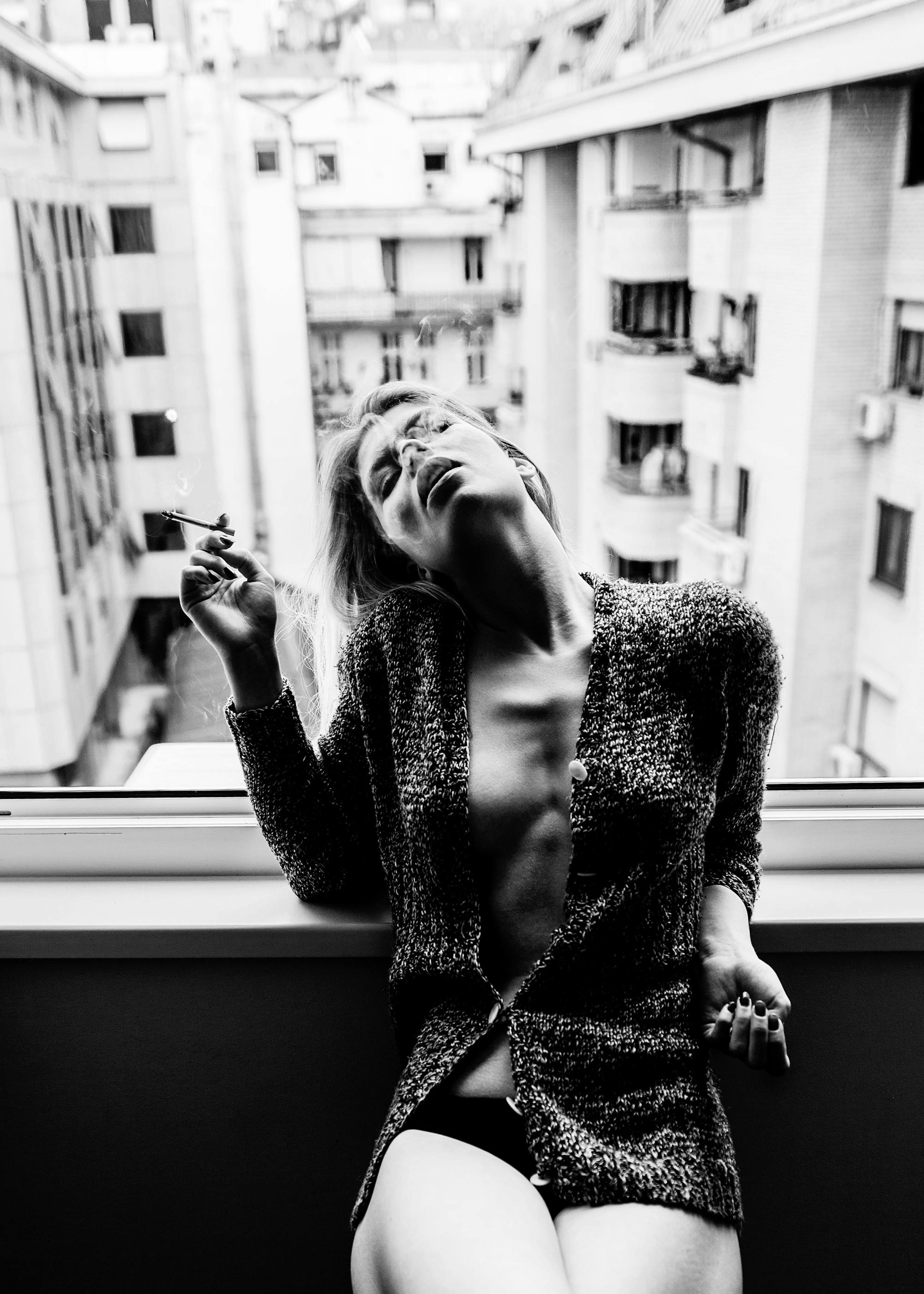 Smoking Woman Poster 0