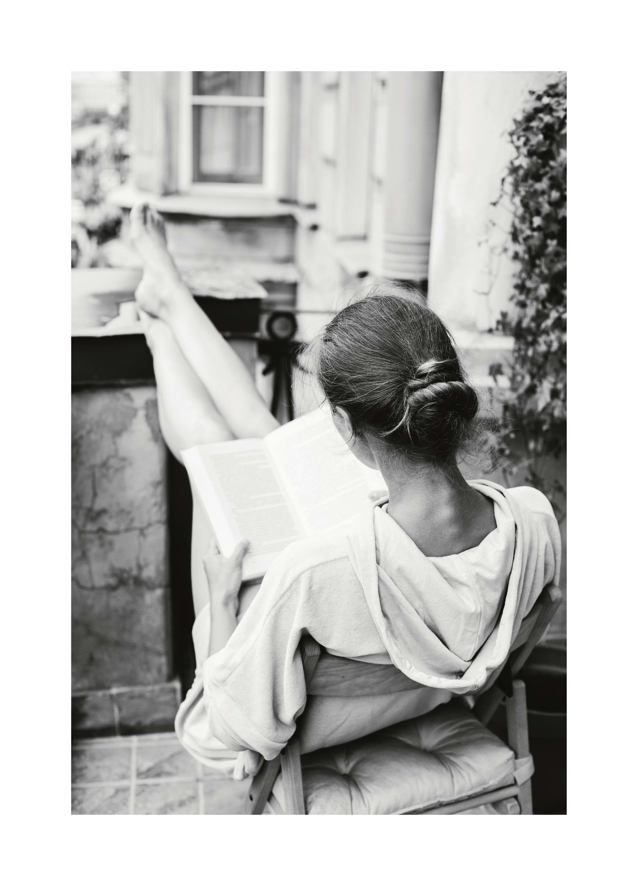 Reading Poster (30x40 cm) - Poster Store