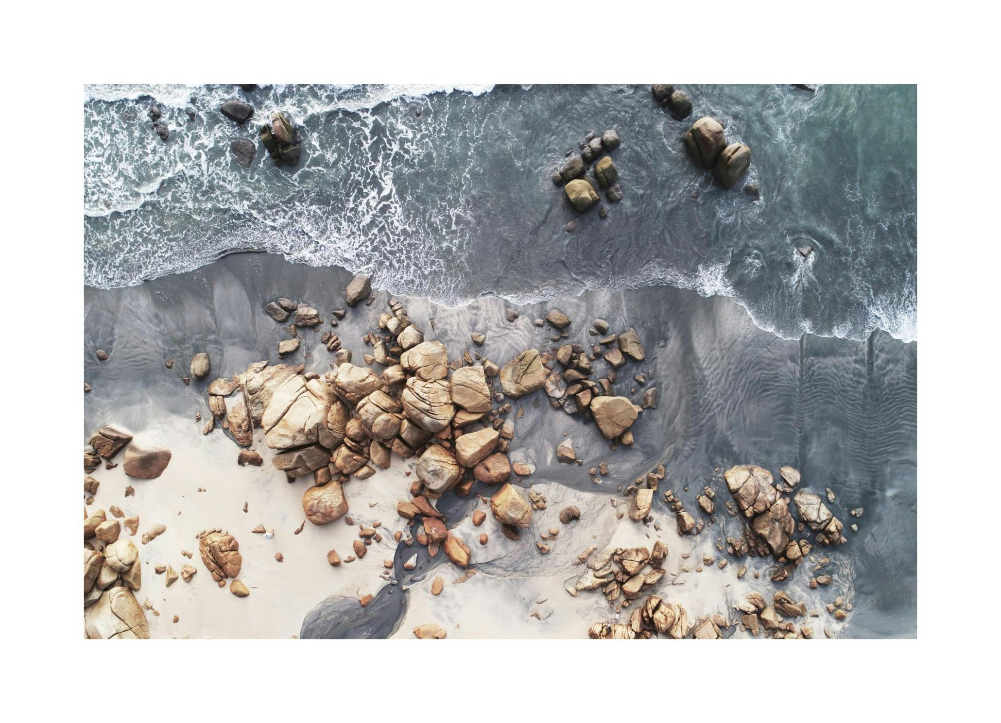 Felsen am Meer Poster (50x70 cm) - Poster Store