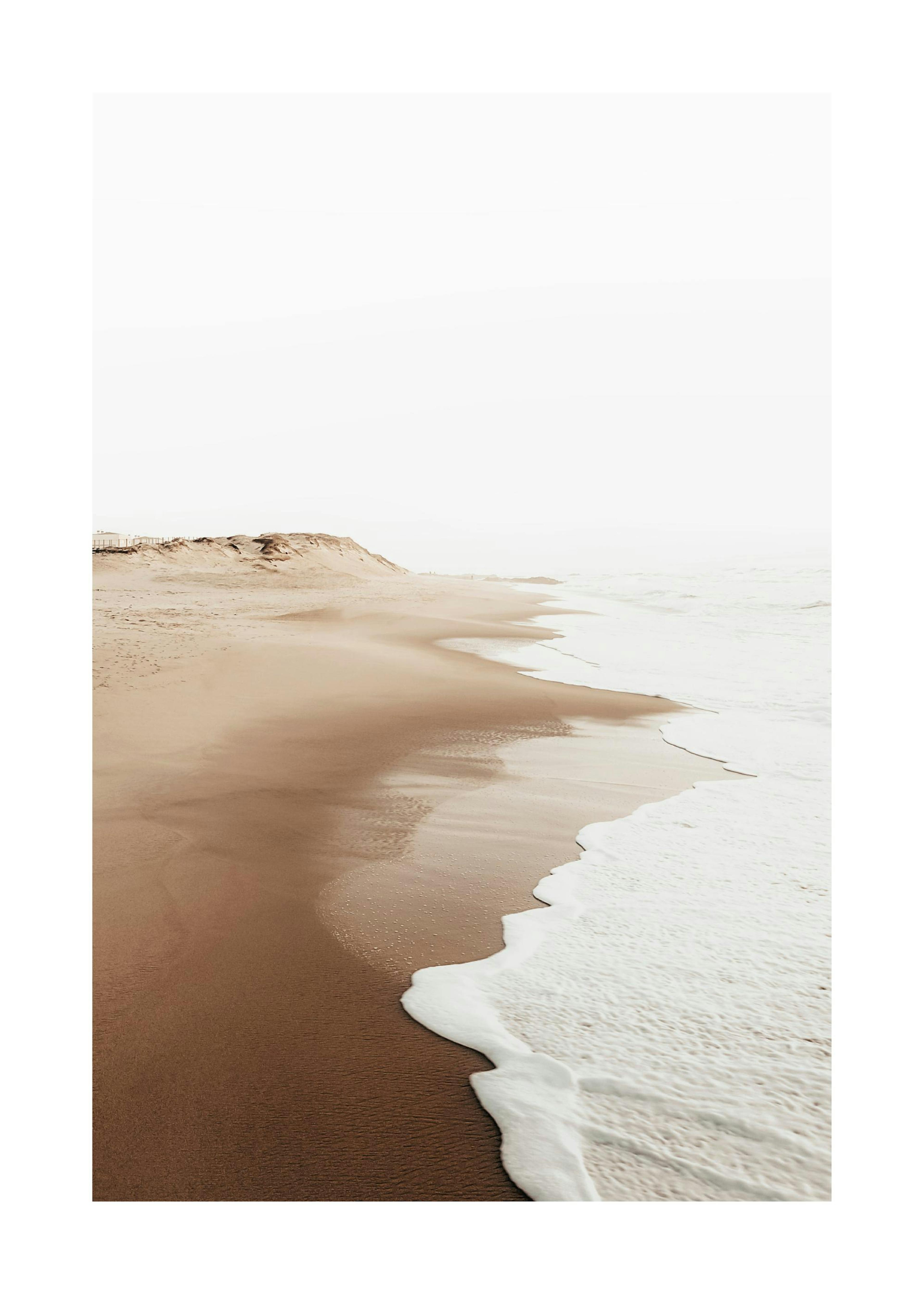 Rustige Golven aan het Strand Poster 0