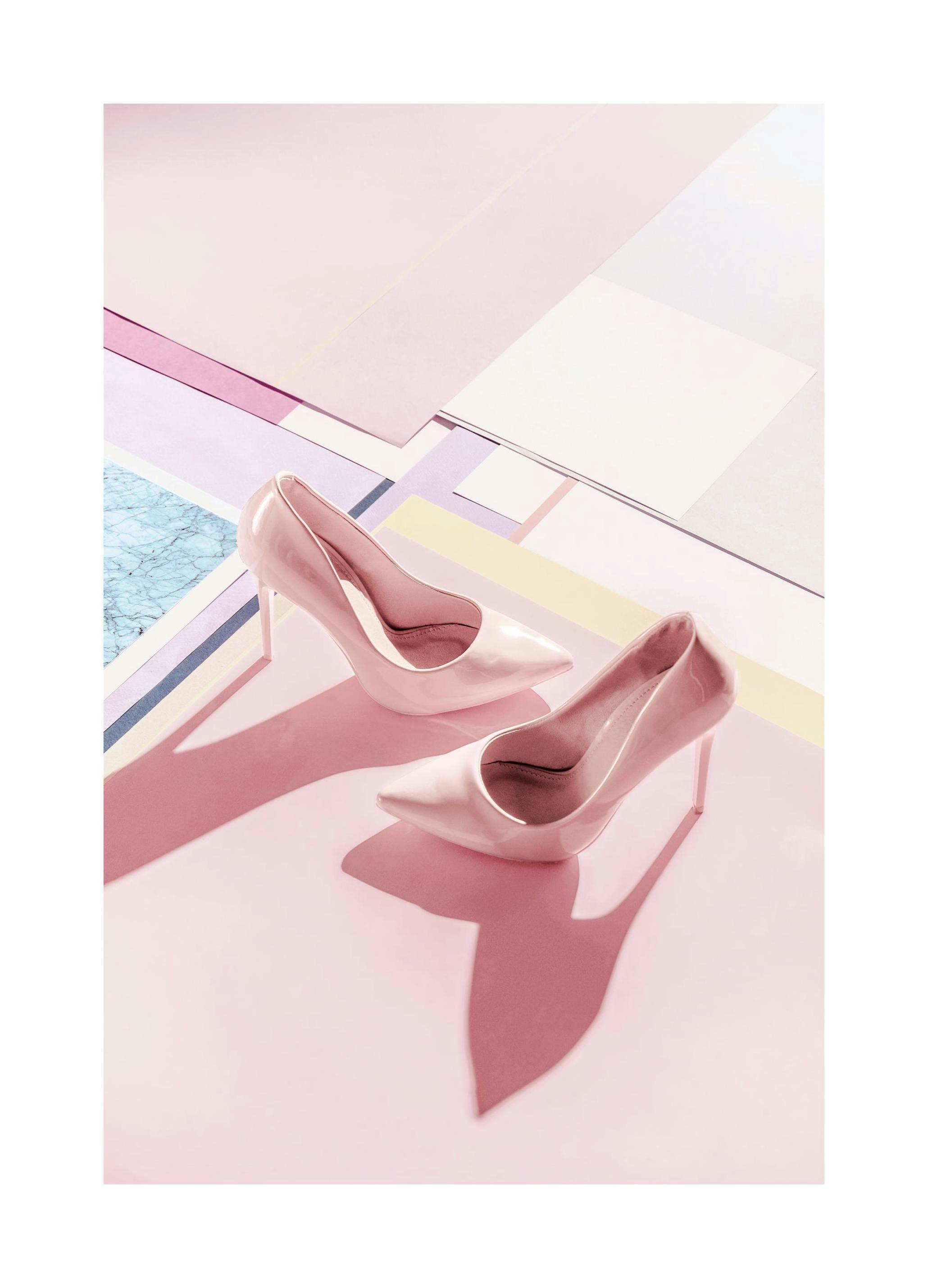 Pink Heels Poster (21x30 cm) - Poster Store