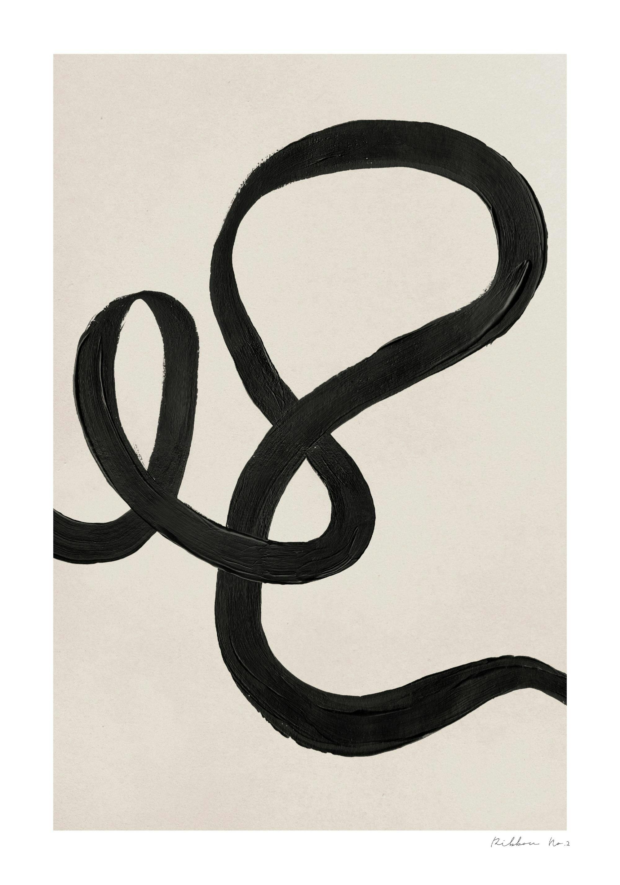 Póster abstracto con una línea negra gruesa y continua que se curva y entrelaza sobre un fondo de color crema.