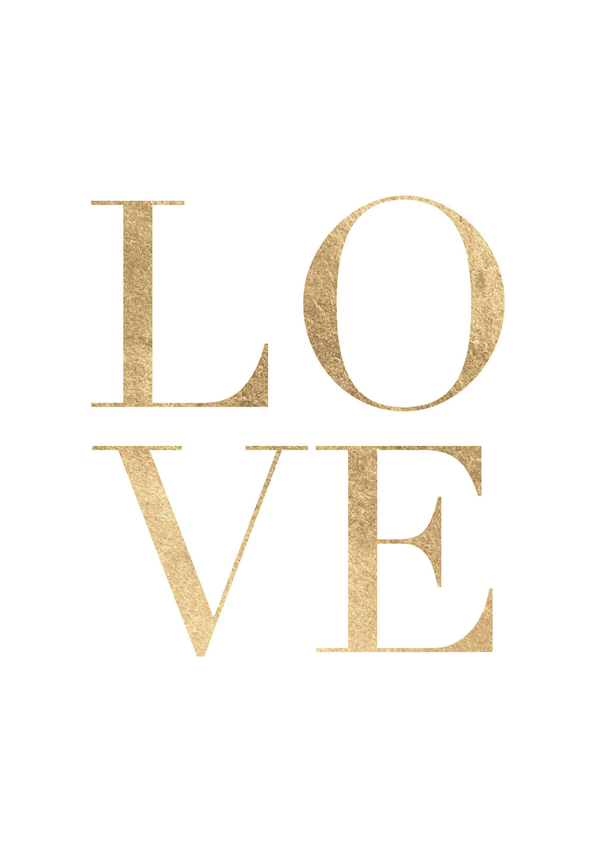 Poster du mot LOVE en lettres dorées, avec un effet texturé sur fond blanc.