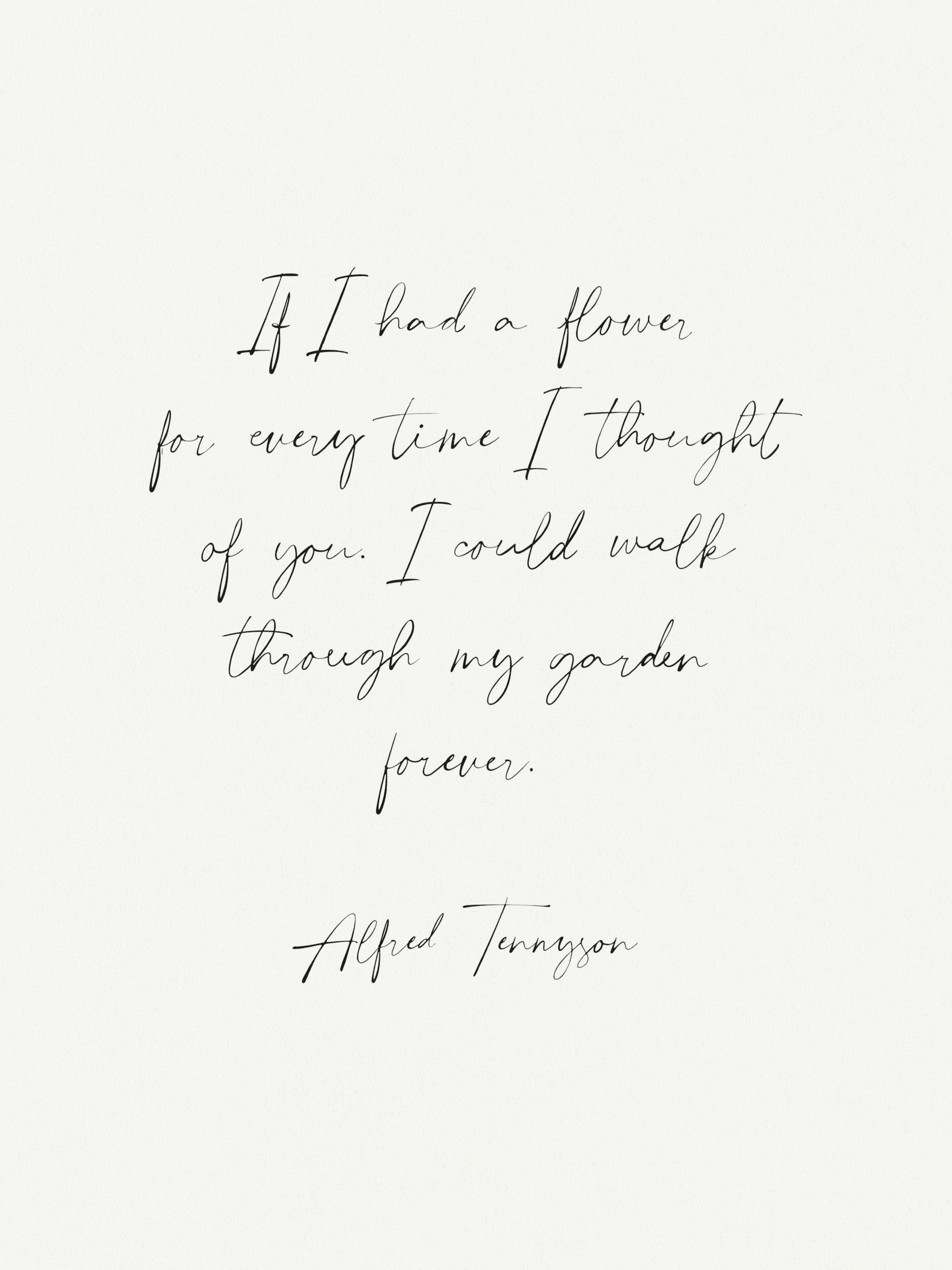 Een poster met een inspirerende quote van Alfred Tennyson in elegant zwart handschrift op een lichte achtergrond.