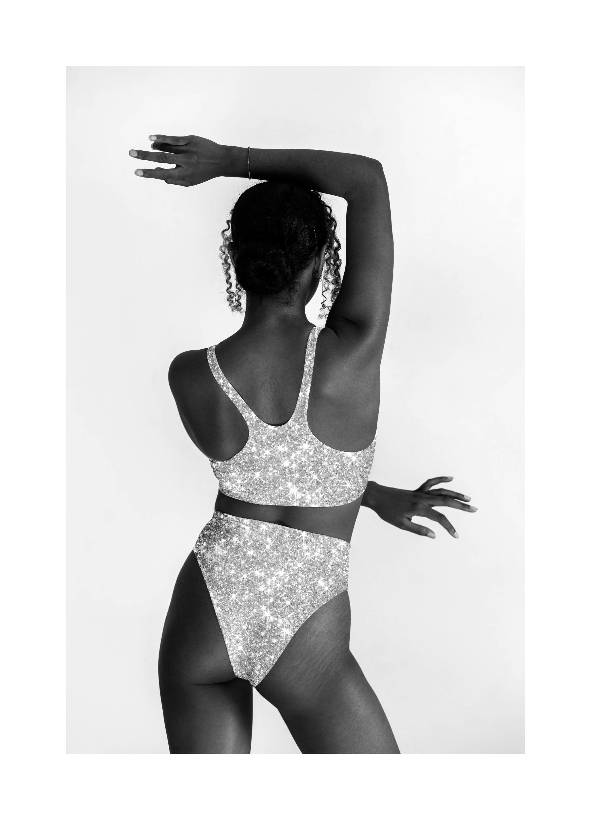 Glitter and Glamour Poster (30x40 cm) - Poster Store