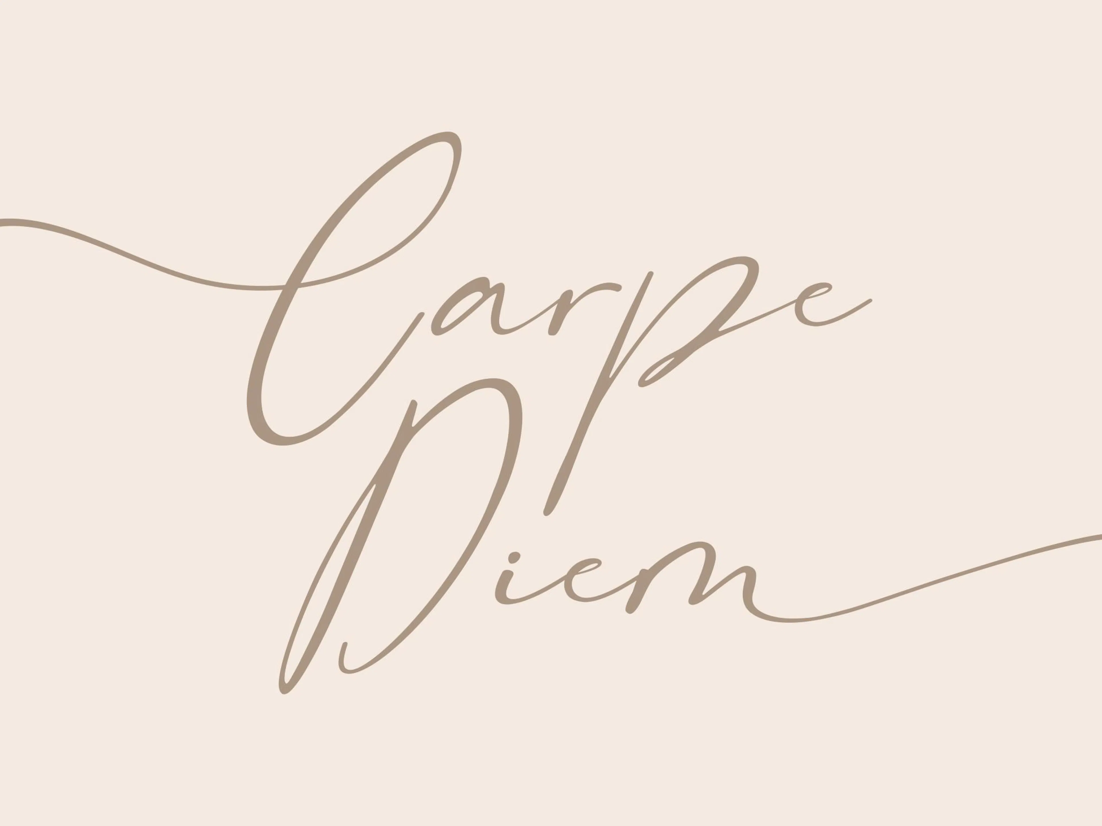 Poster avec lexpression Carpe Diem en calligraphie couleur taupe sur un fond crème clair.