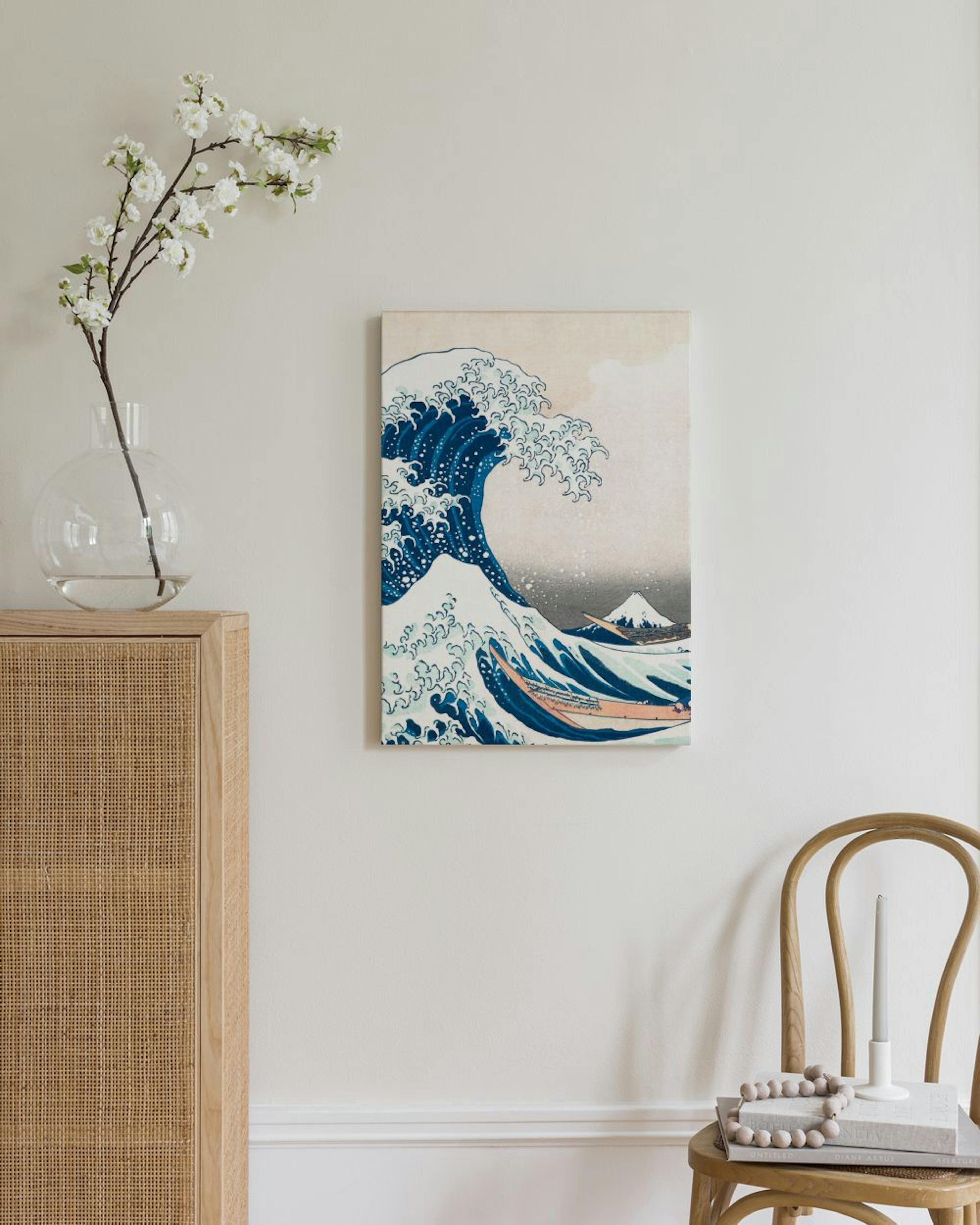 Katsushika Hokusai, Suuri aalto Kanagawan edustalla kanvaasi ripustettuna olohuoneen seinälle.