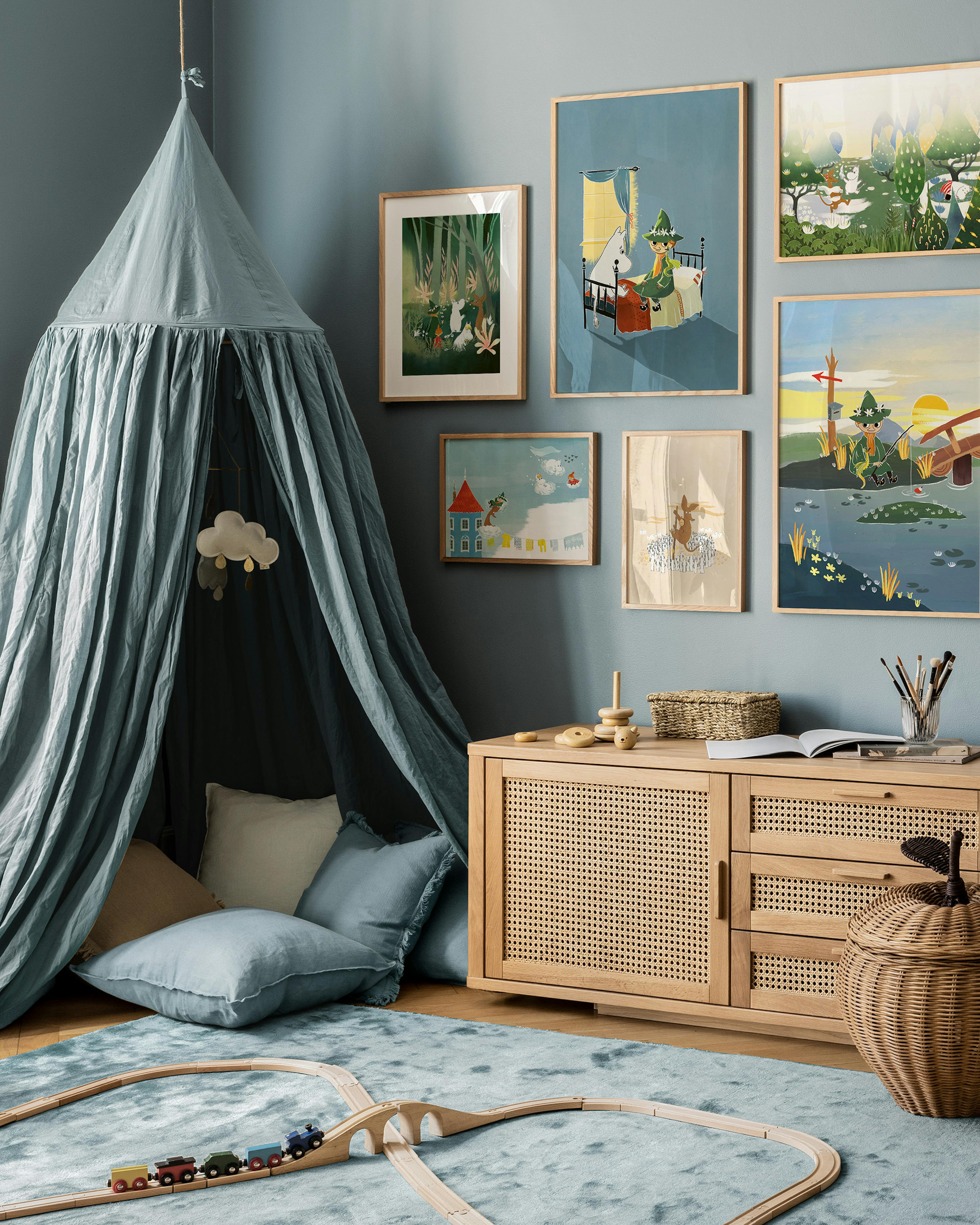Story Corner mural de cuadros