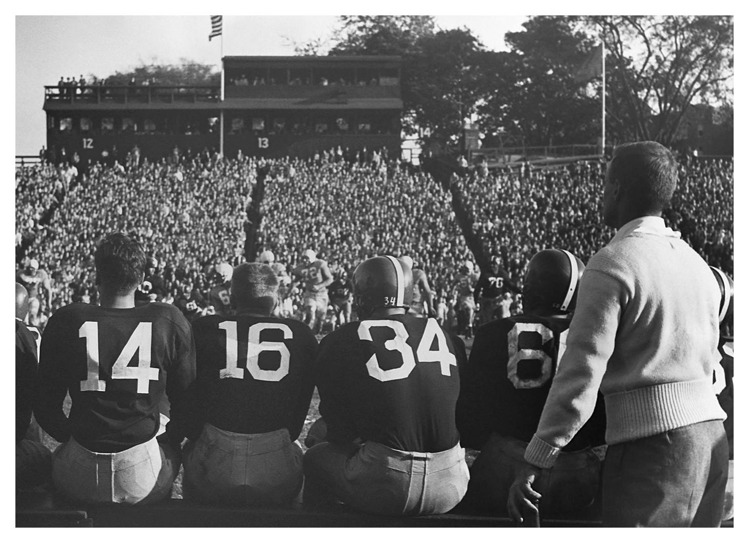 Joueurs de Football sur le Banc Poster - Poster Store