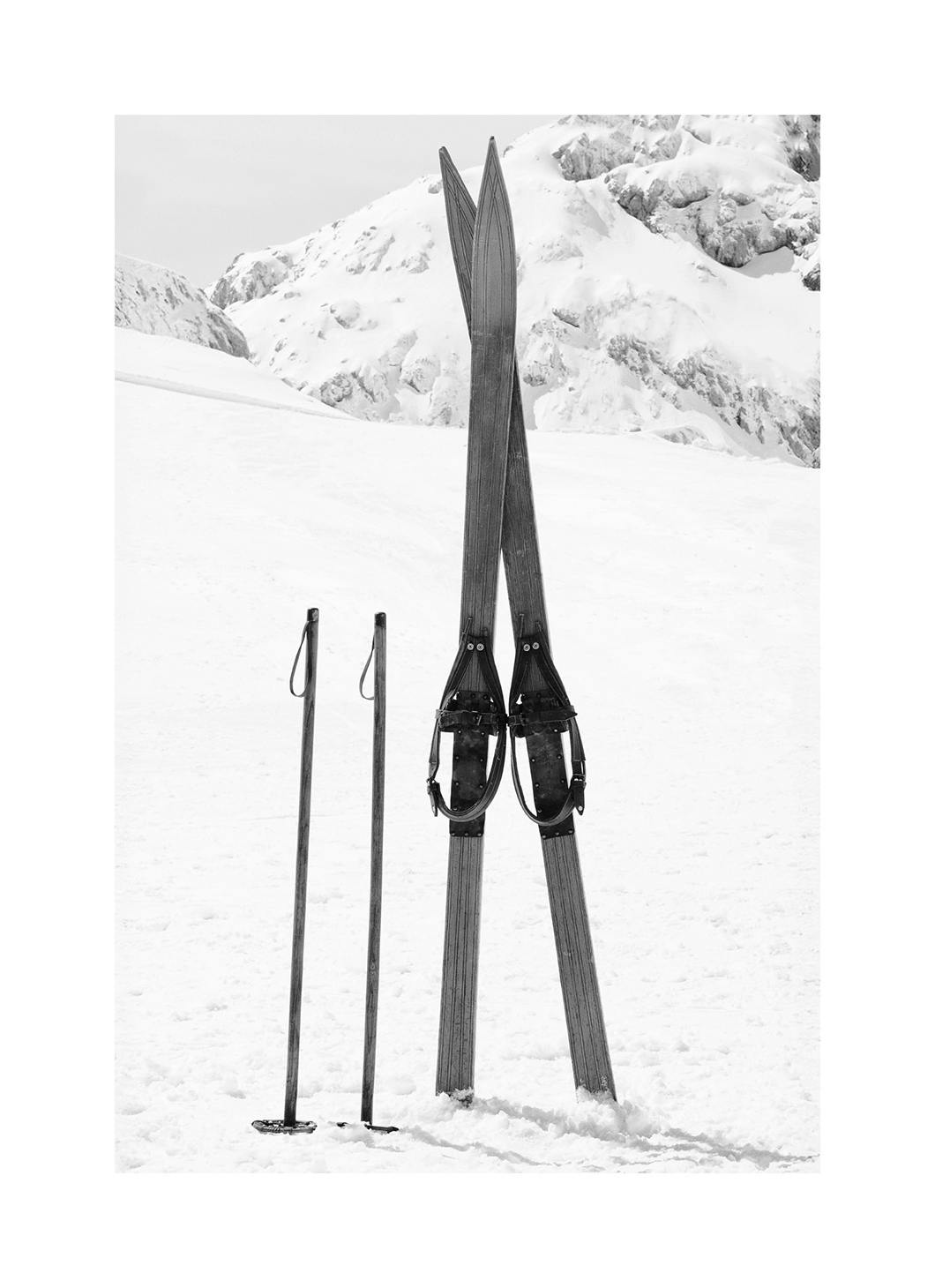 Vintage Skiing Poster (70x100 cm) - Poster Store