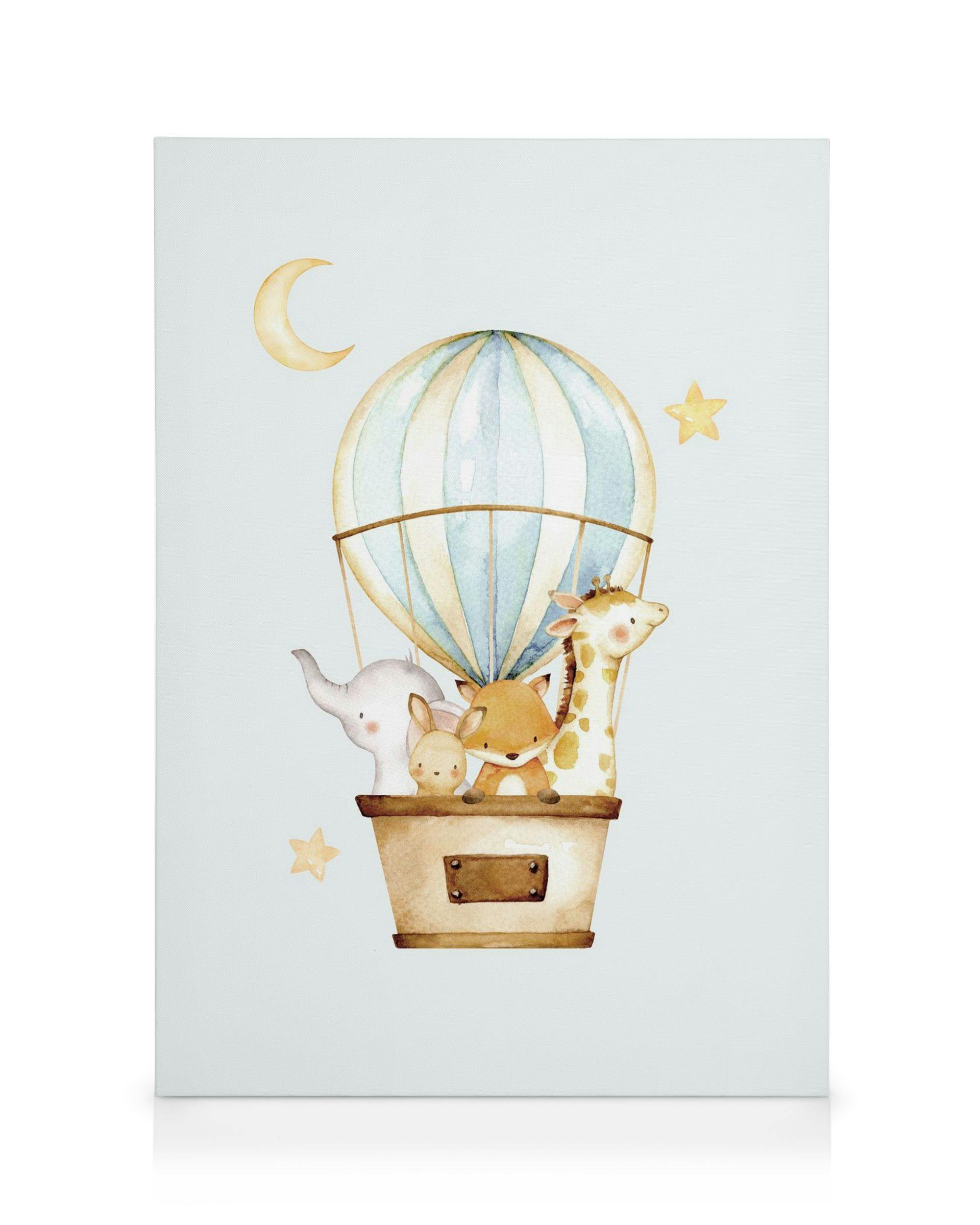 Leinwandbild mit Elefant, Hase, Fuchs und Giraffe in einem Heißluftballon vor hellblauem Hintergrund mit Mond und Sternen.