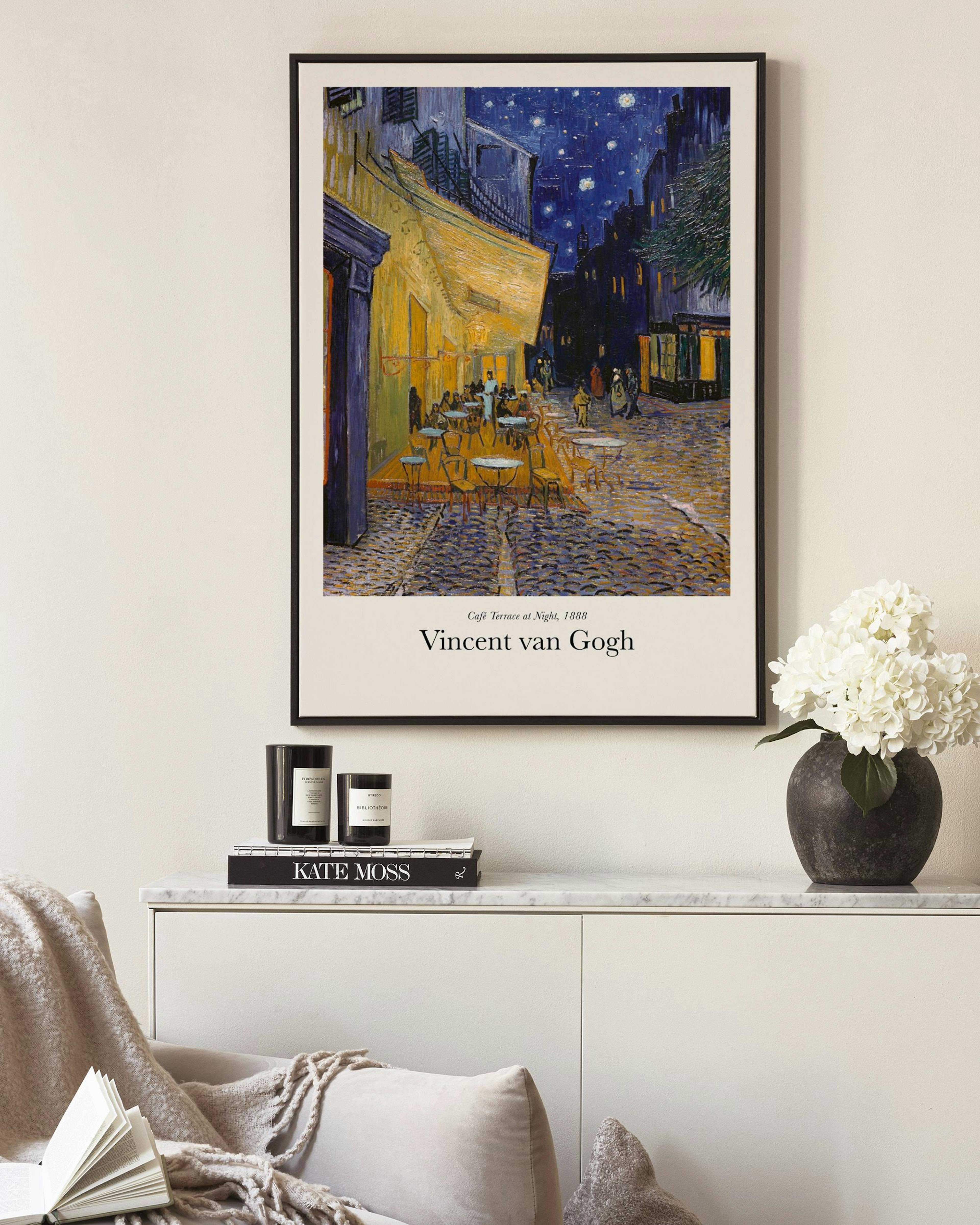 Van Gogh: Éjszakai kávézó terasz festmény vászonképe, csillagos éggel és sárga fényekkel.