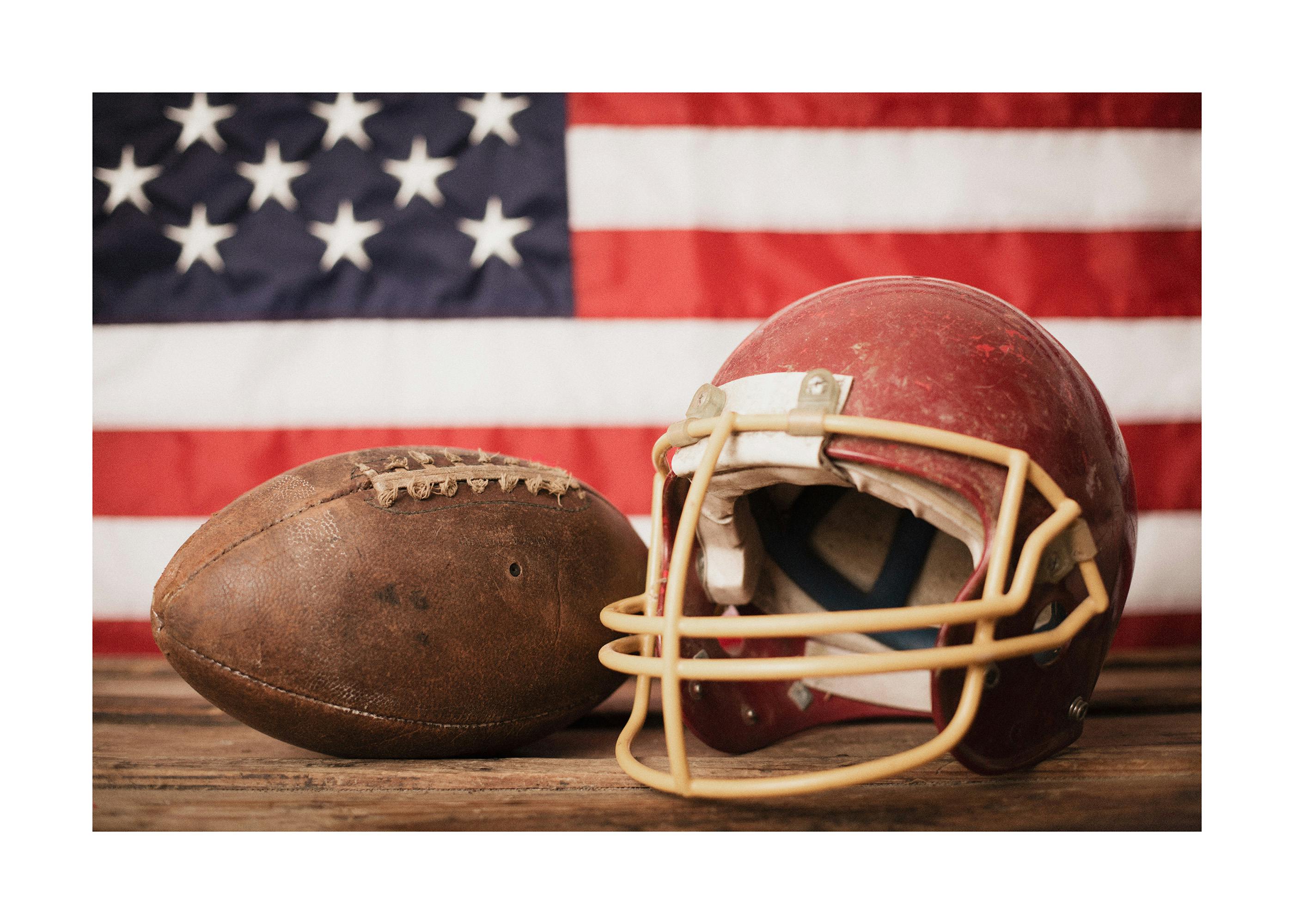 Casque et Ballon de Football Américain Affiche 0