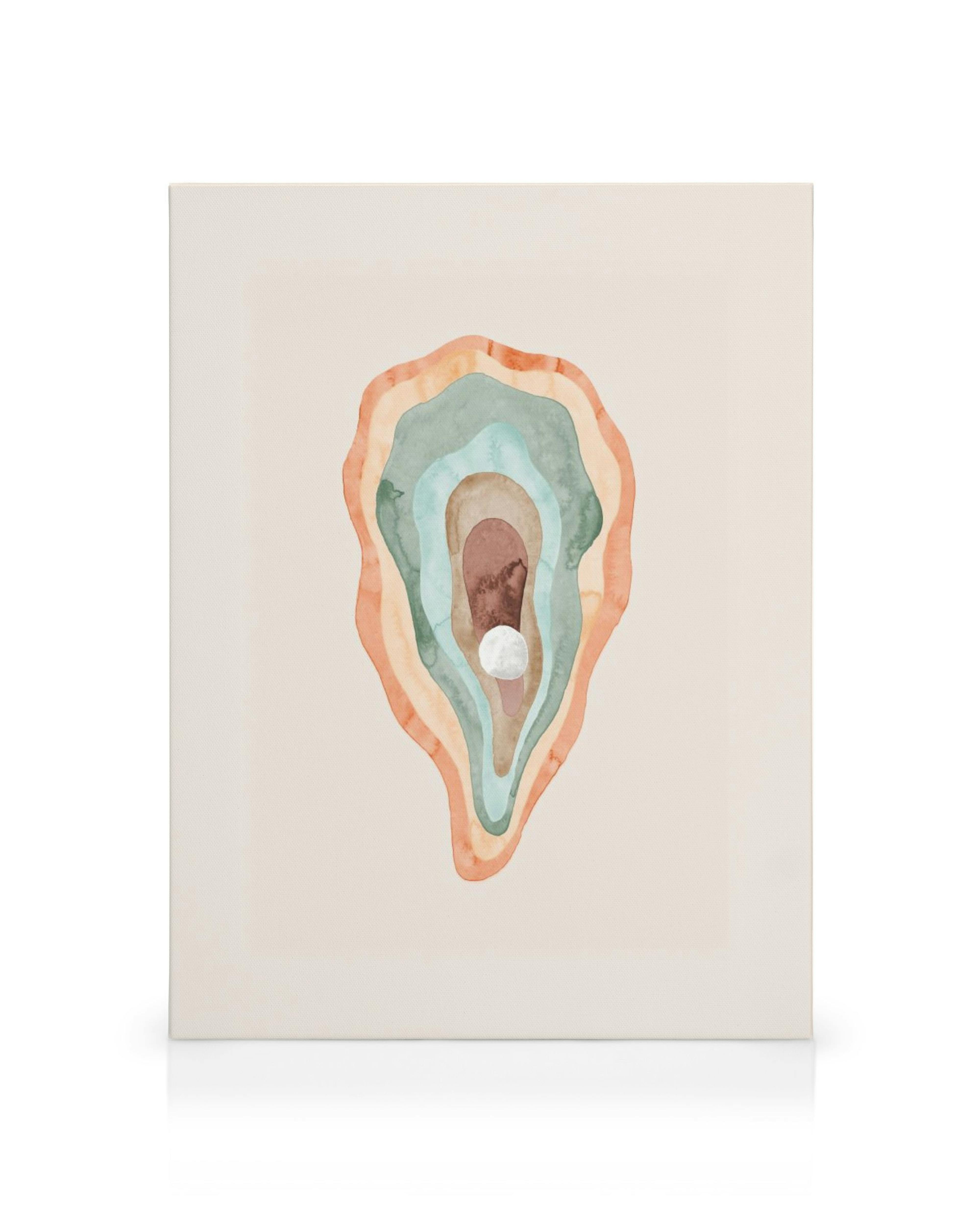 Toile abstraite superposée aux couleurs terreuses, avec une perle blanche centrale sur fond clair.