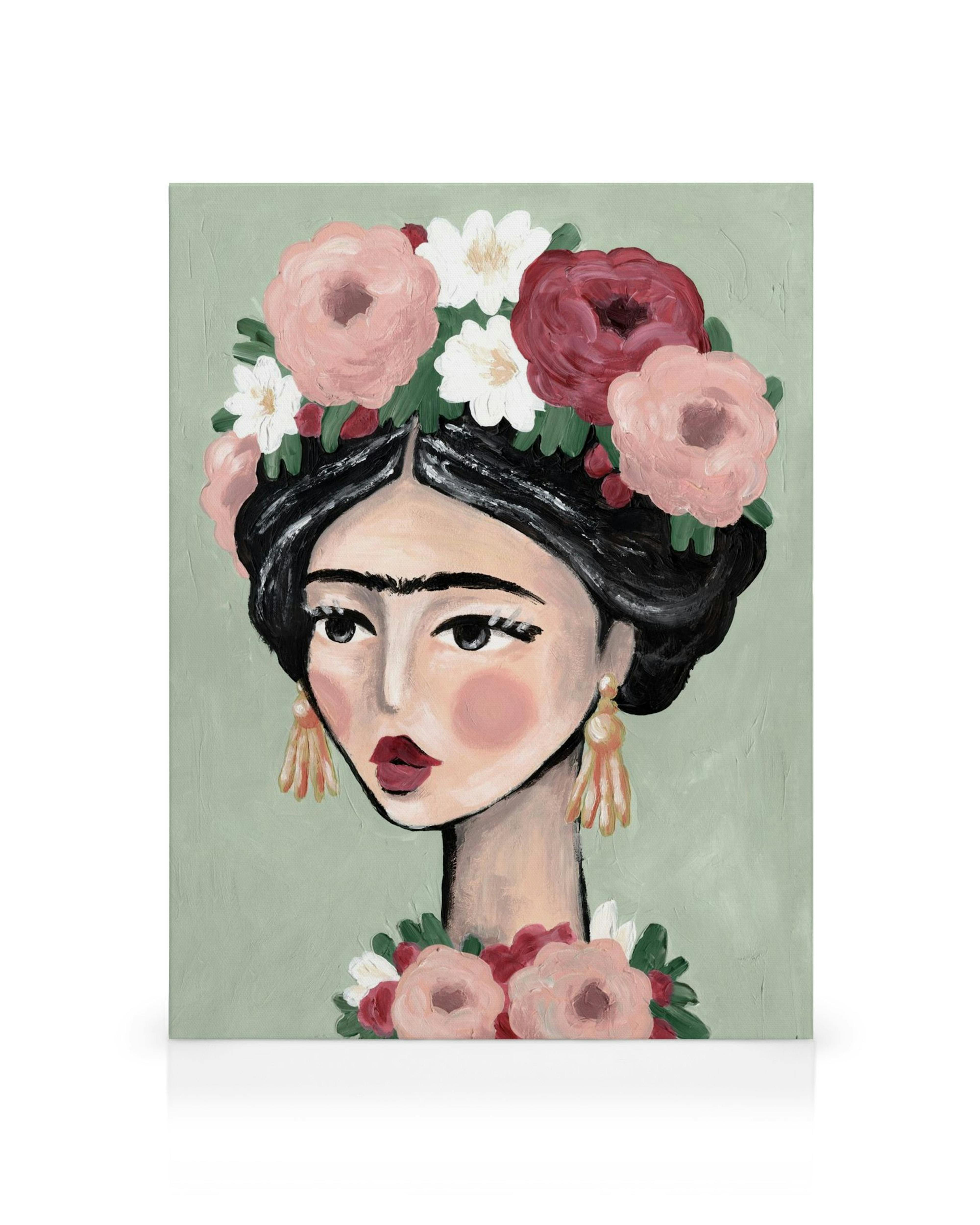 Leinwandbild einer Frau mit Blumen im Haar und um den Hals, auf hellgrünem Hintergrund.