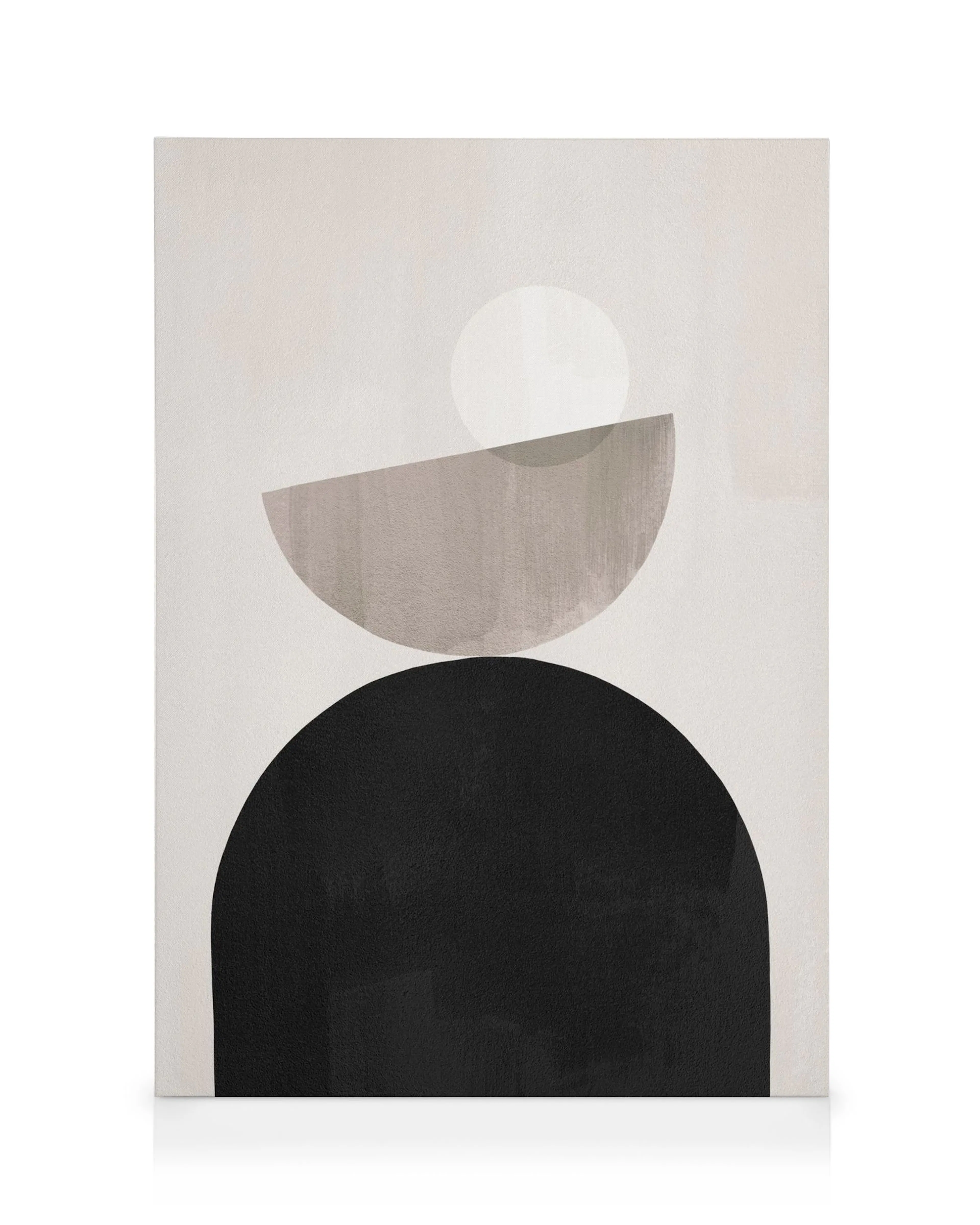 Toile abstraite avec des formes géométriques noires, grises et blanches sempilant sur fond clair.