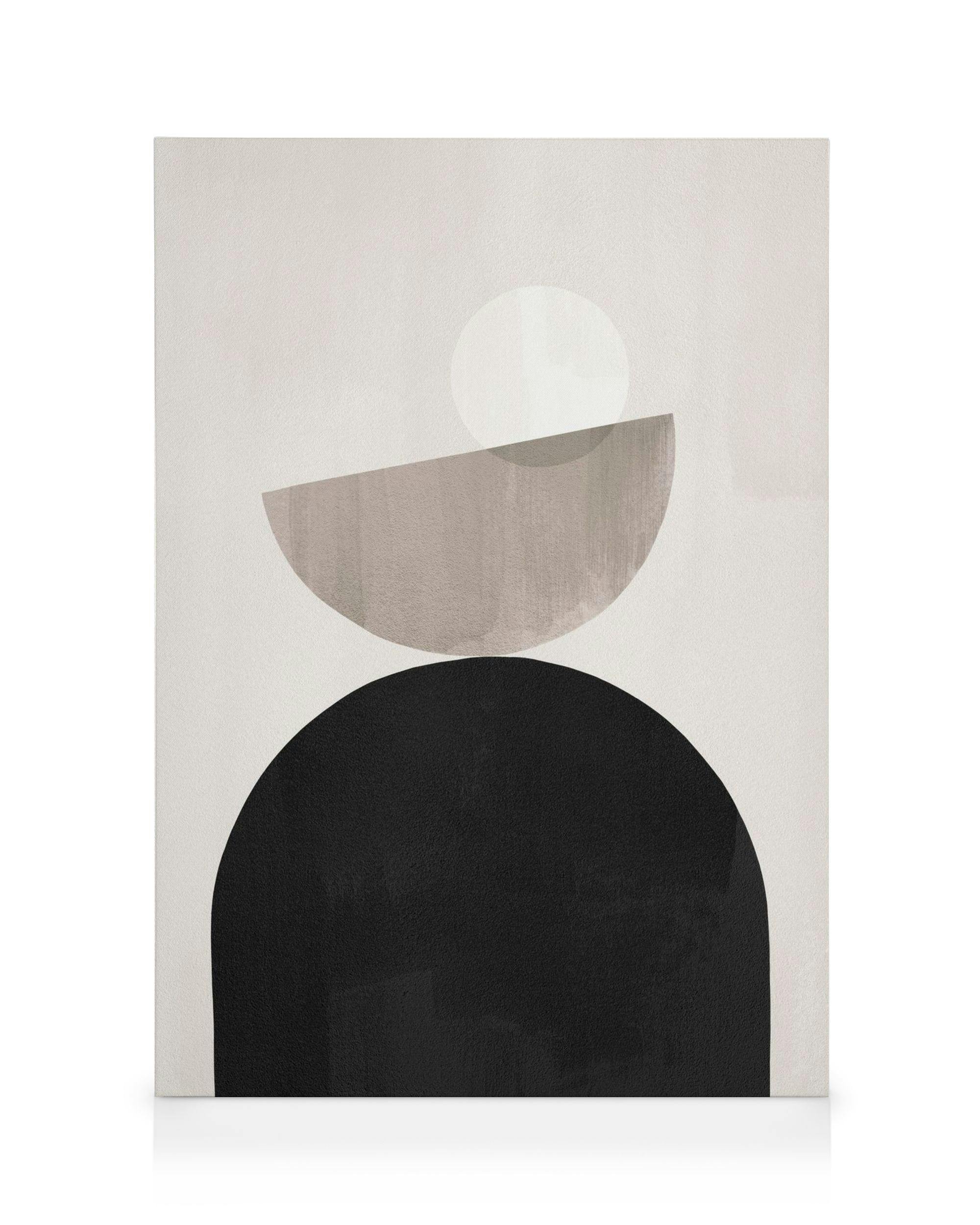 Lienzo abstracto con formas geométricas superpuestas en tonos blanco, gris y negro sobre un fondo claro.