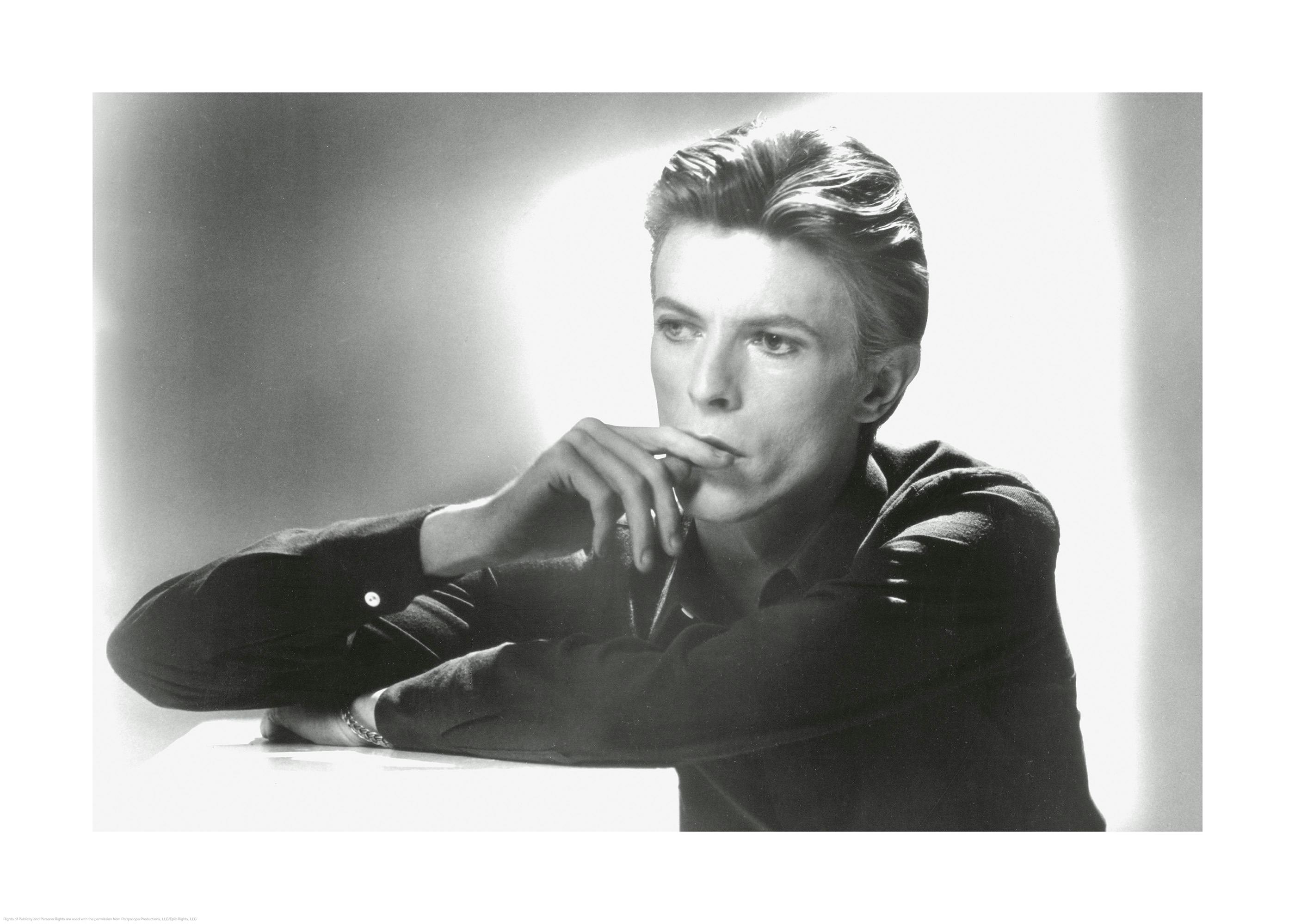 David Bowie Posierend Poster 0