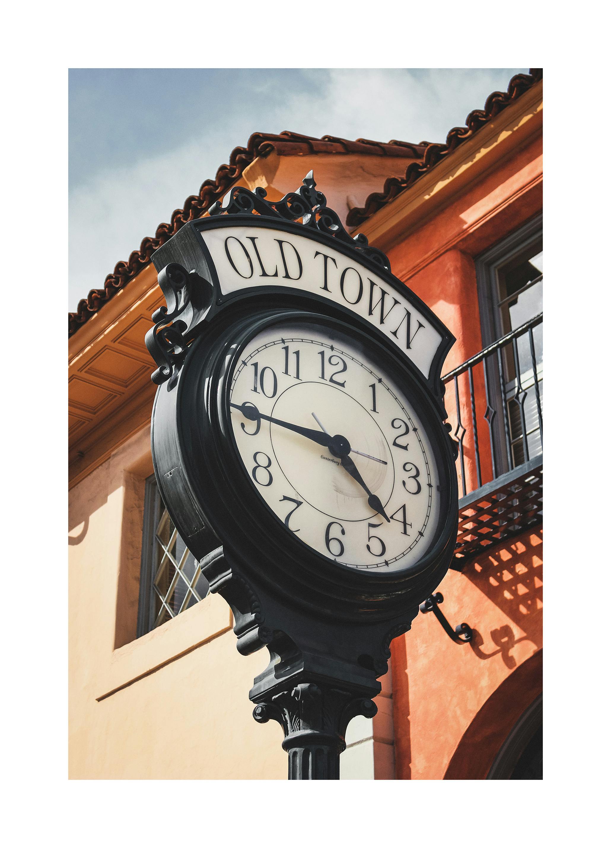 Old Town Clock Poster (50x70 cm) - Poster Store