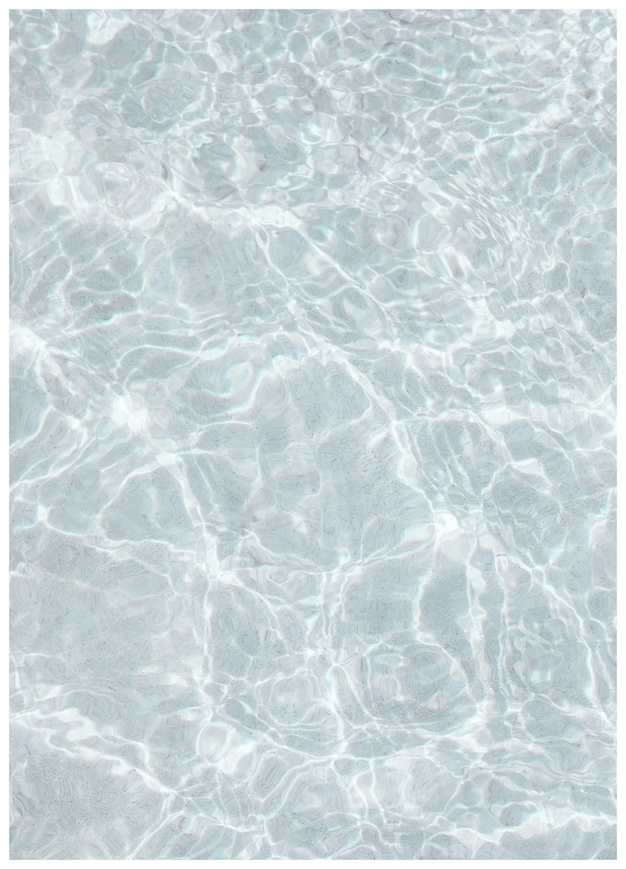 Clear Pool Water Poster (70x100 cm) - Poster Store