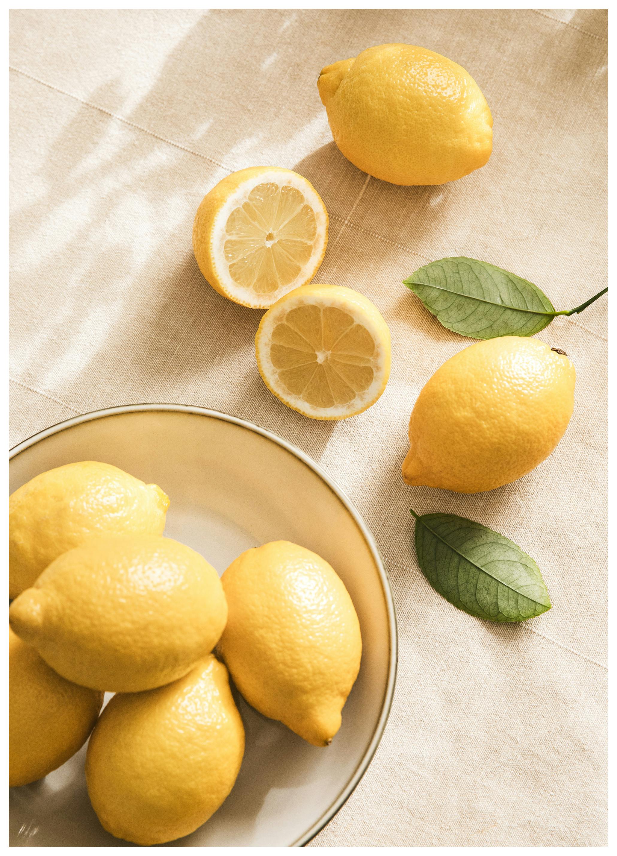 Fresh Lemons Poster (70x100 cm) - Poster Store