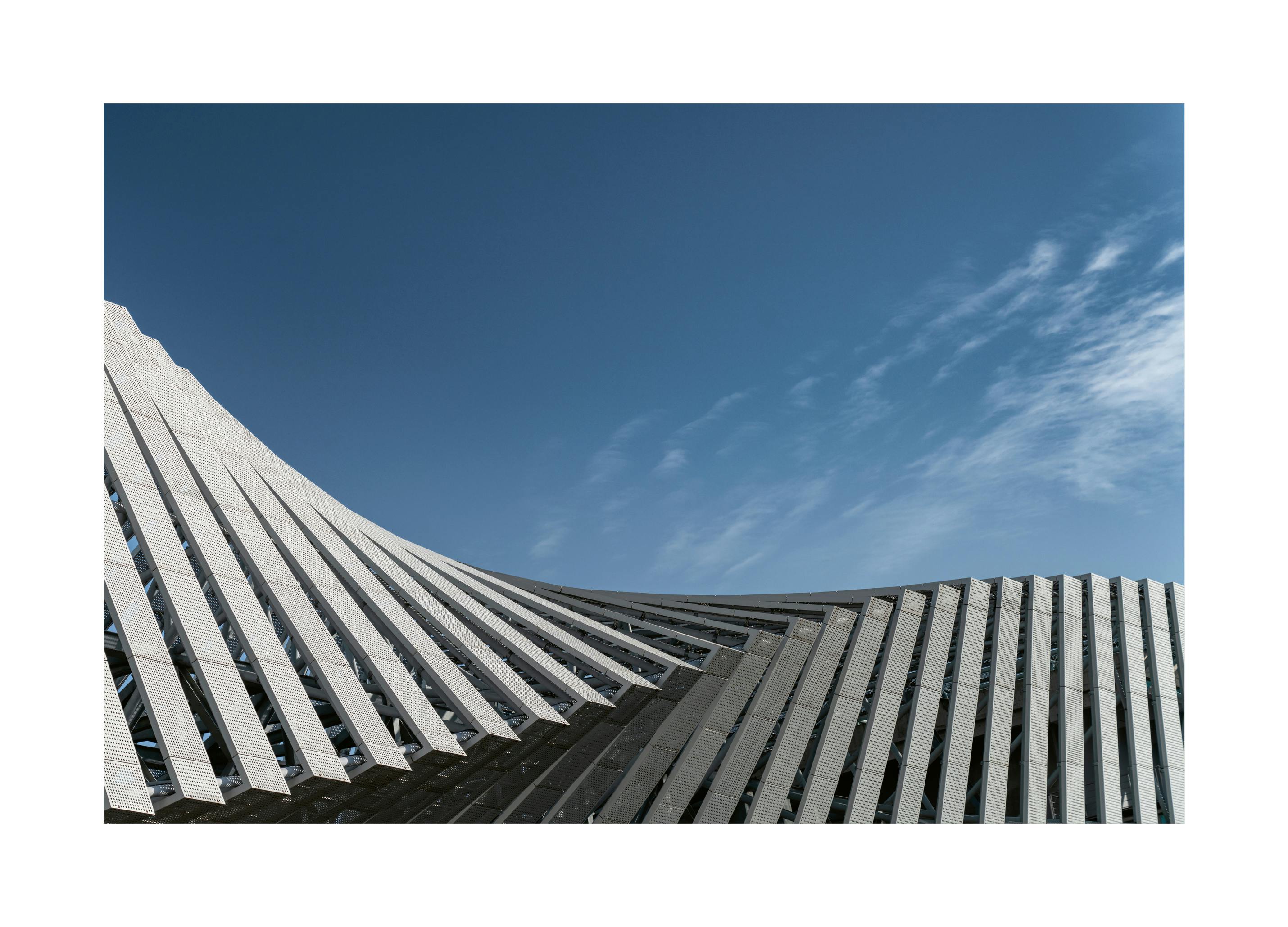 Curved Buildings Poster (70x100 cm) - Poster Store