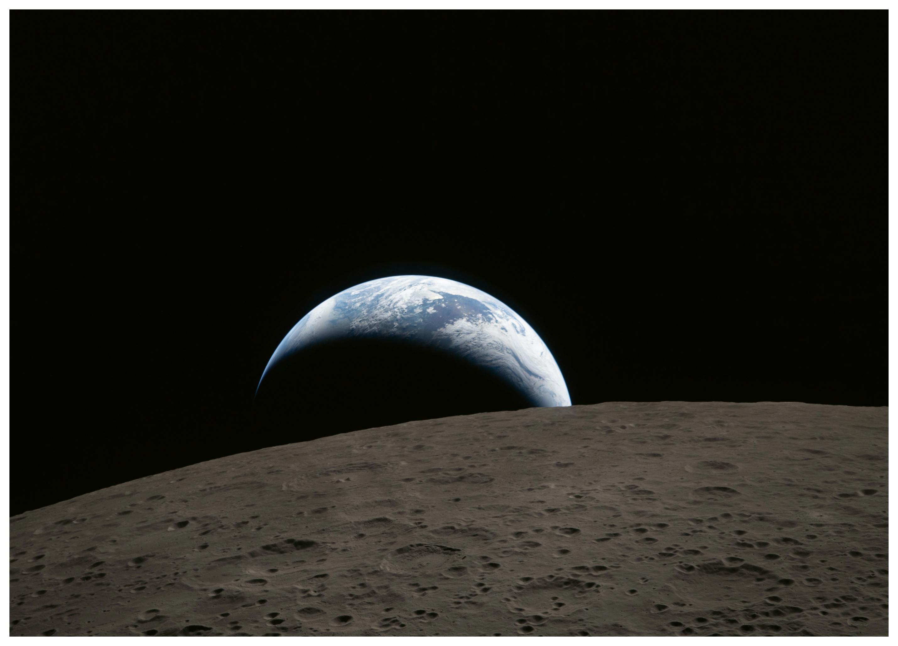 Earth Horizon Poster (70x100 cm) - Poster Store