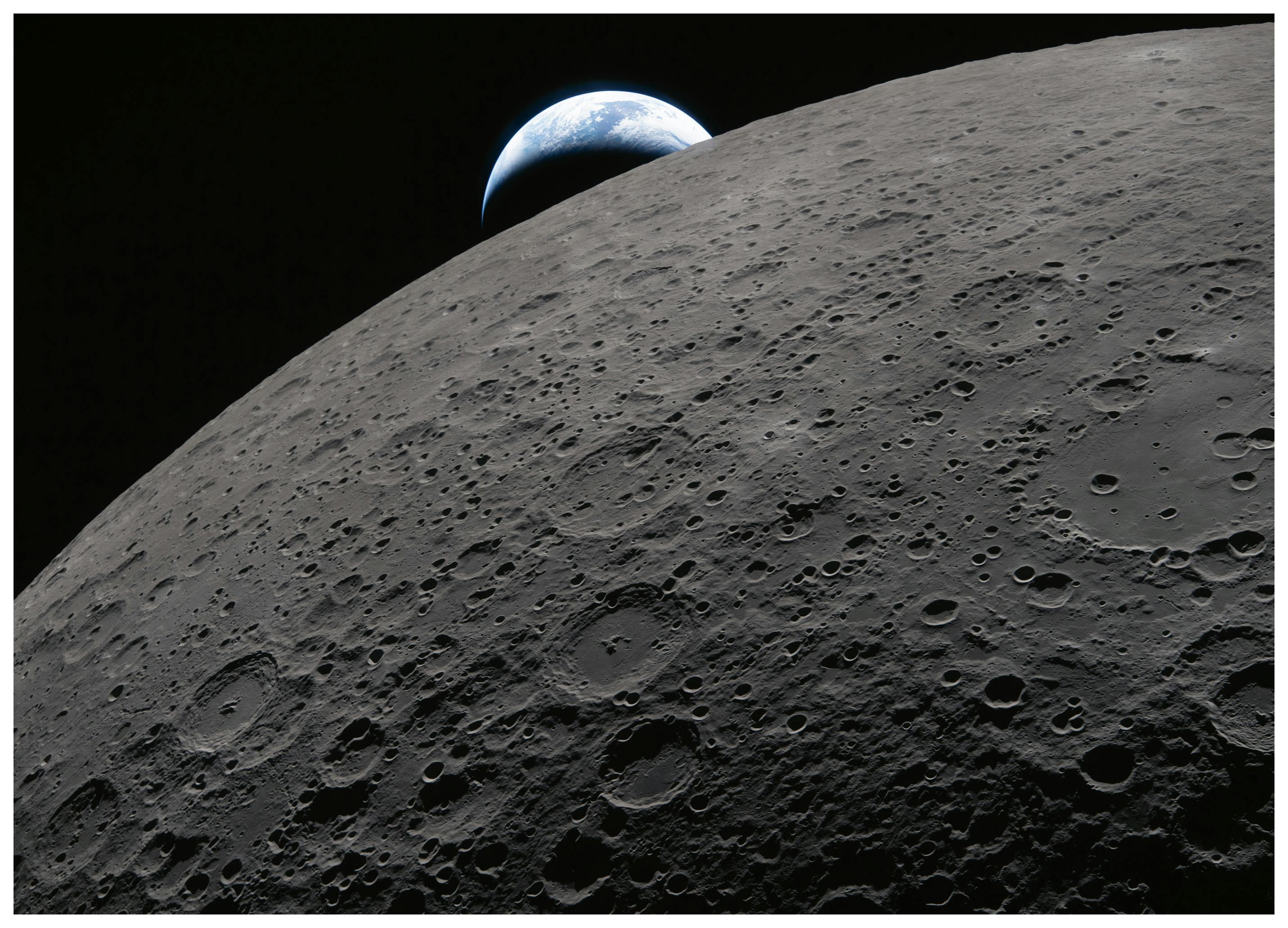 Earth Rising Poster (50x70 cm) - Poster Store
