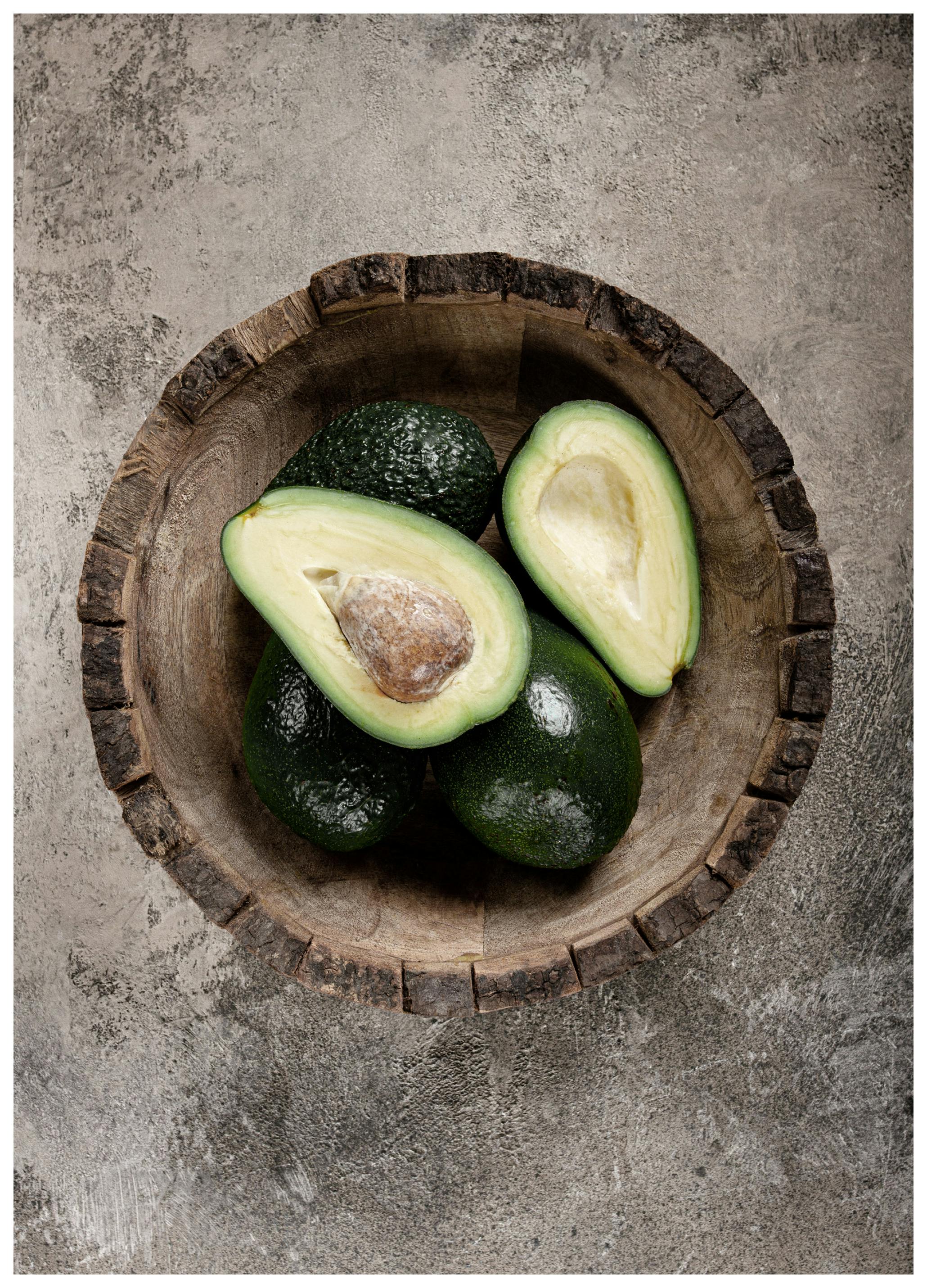 Avocado Bowl Poster (70x100 cm) - Poster Store