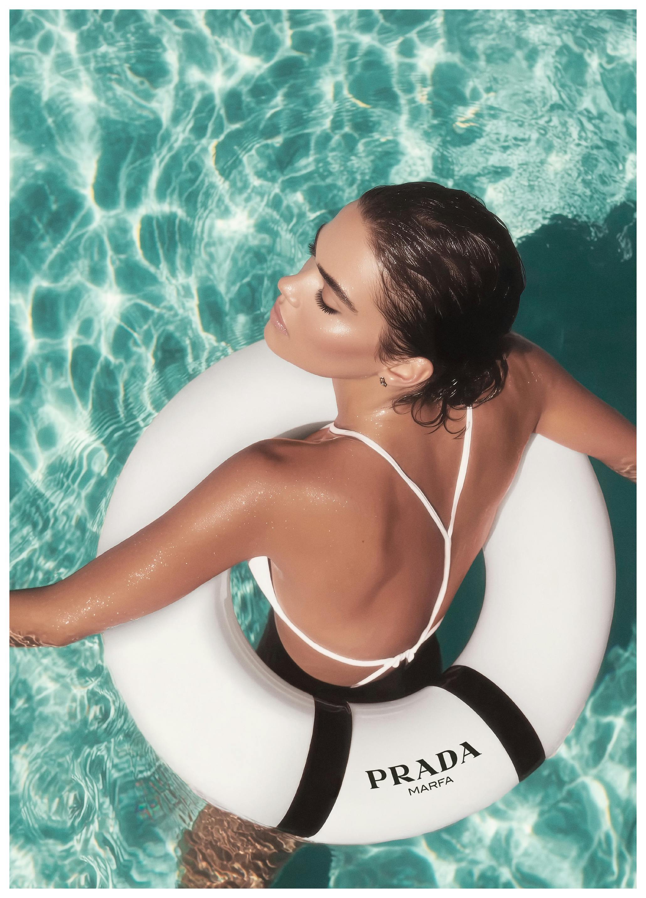 Prada badkläder Poster (70x100 cm) - Poster Store