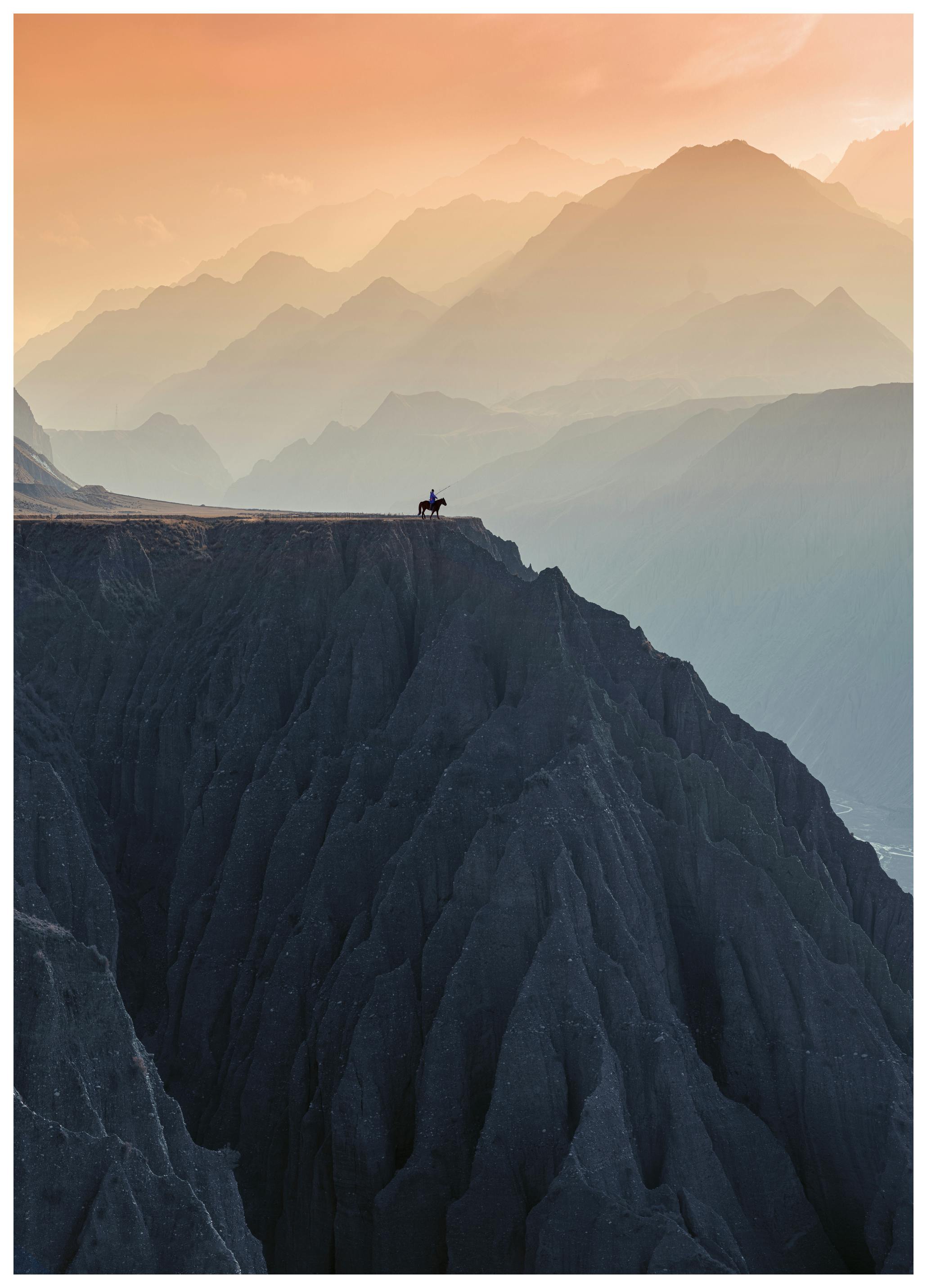 Cai ning - Eenzame Klifruiter Poster (70x100 cm) - Poster Store