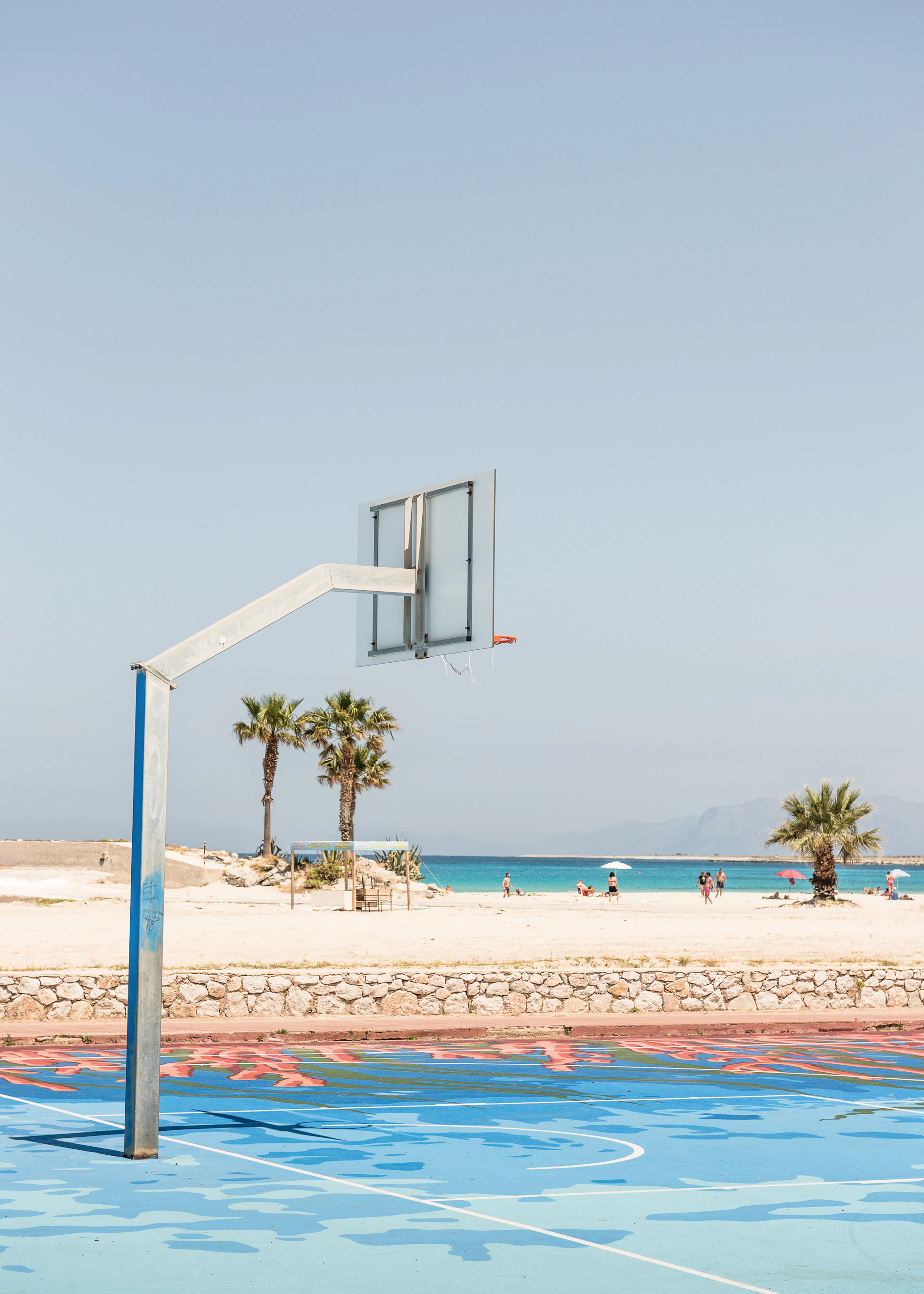 Photolovers - Beachside Basketball Court Print 0