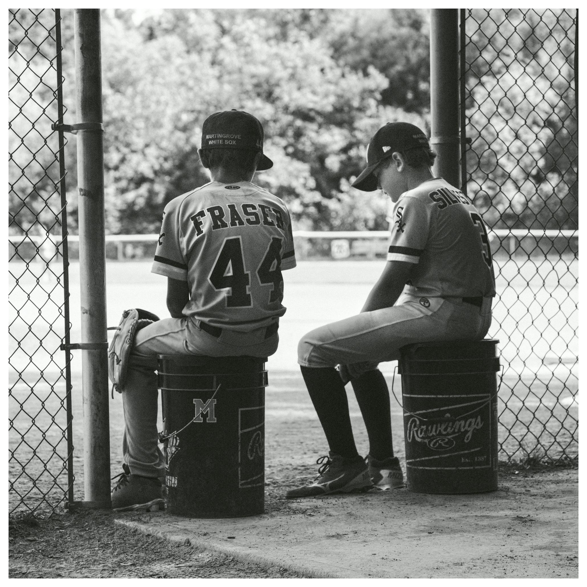 Fabiano Iannetta - Baseball Boys Waiting Poster (50x50 cm) - Poster Store