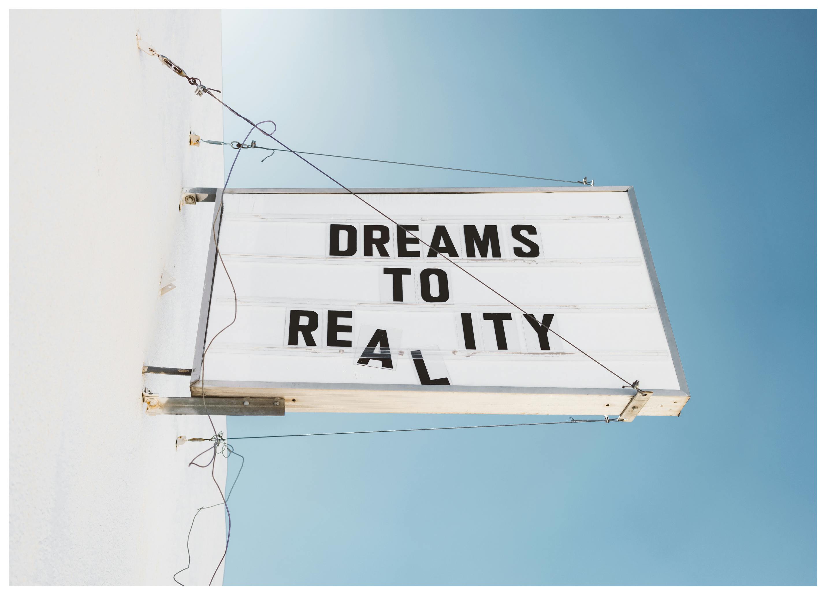 Bethany Young - Dreams To Reality Message Poster (70x100 cm) - Poster Store