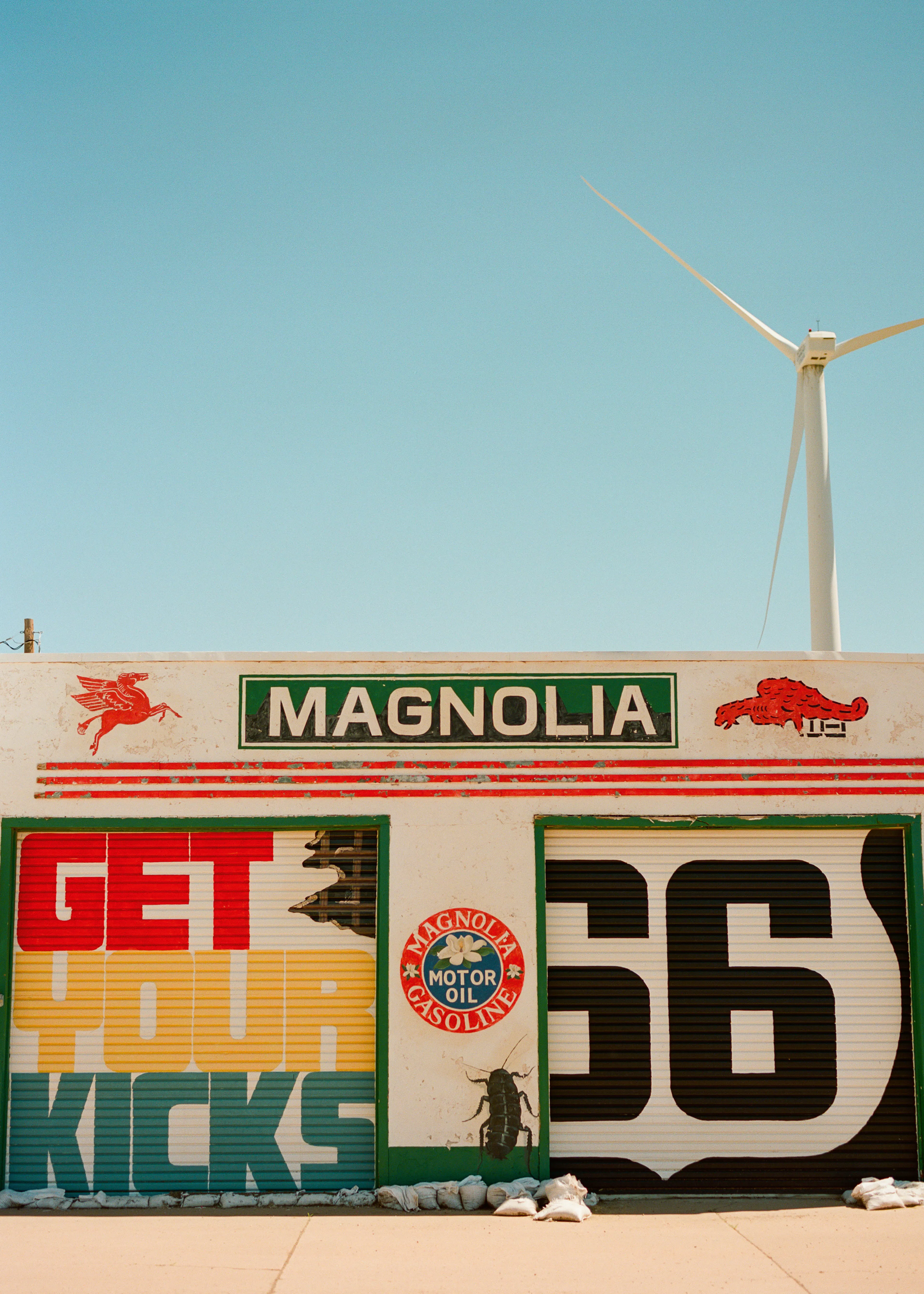 Bethany Young - Route 66 Mural del Desierto Póster 0