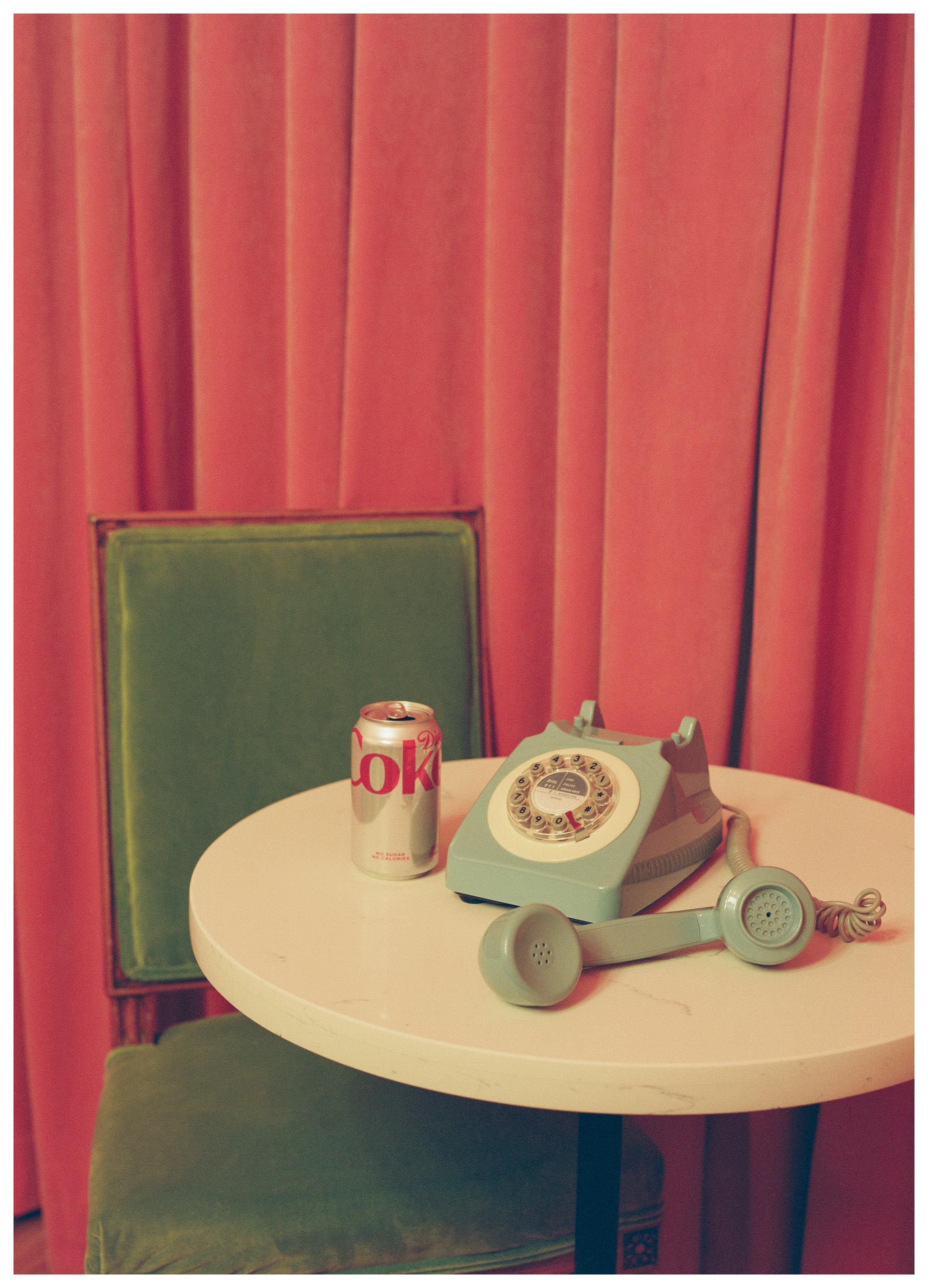 Bethany Young - Retro Pink Phone Print (50x70 cm) - Poster Store