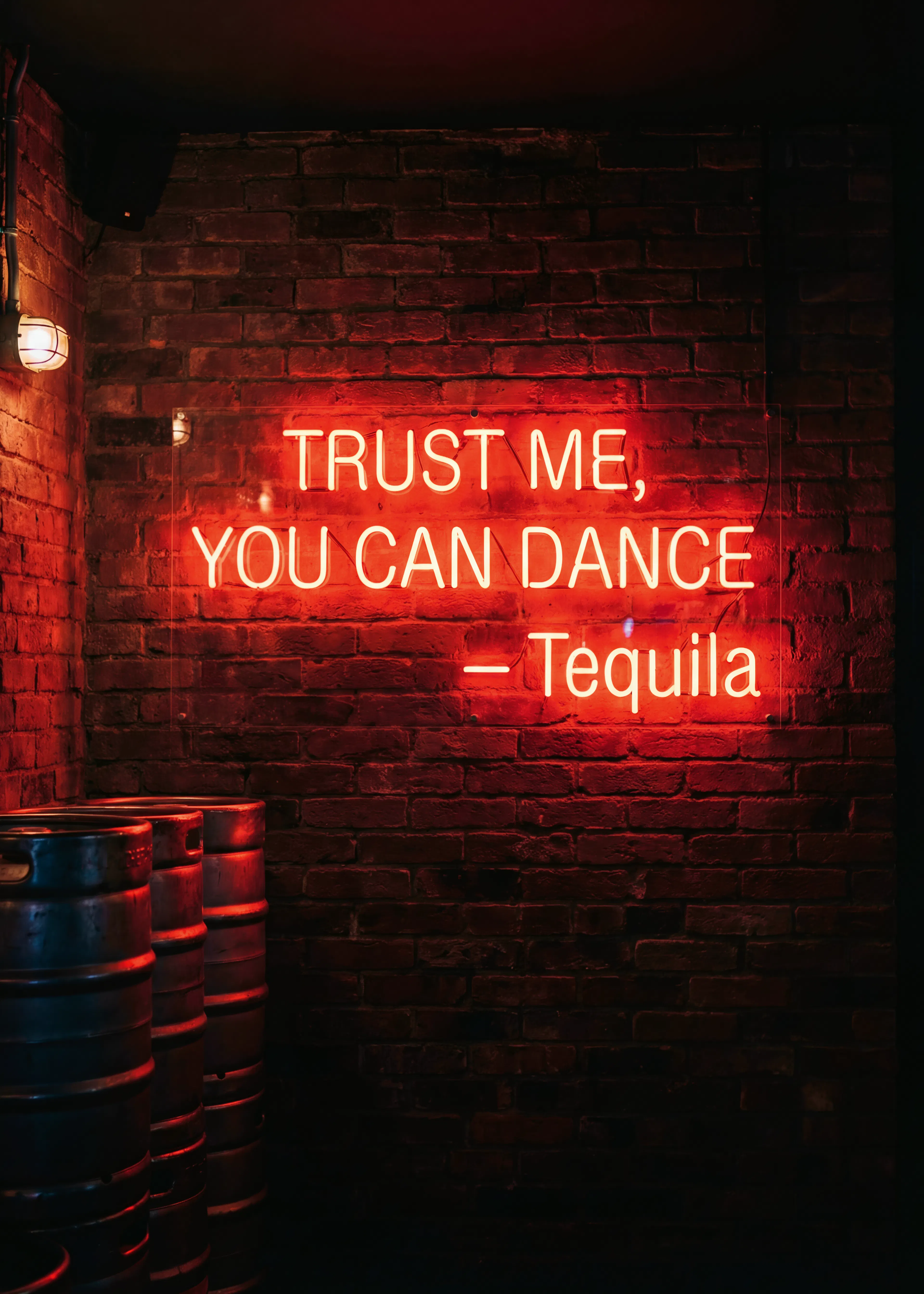 Andreas Magnusson - Frase Baile del Tequila Neón Póster 0