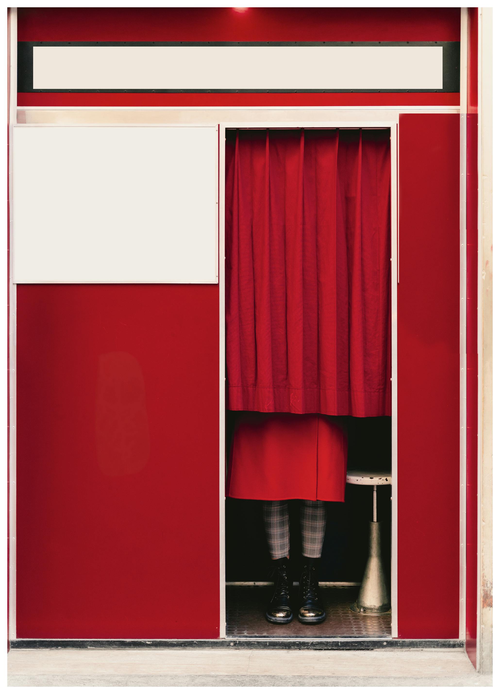 Red Photo Booth Poster (100x150 cm) - Poster Store