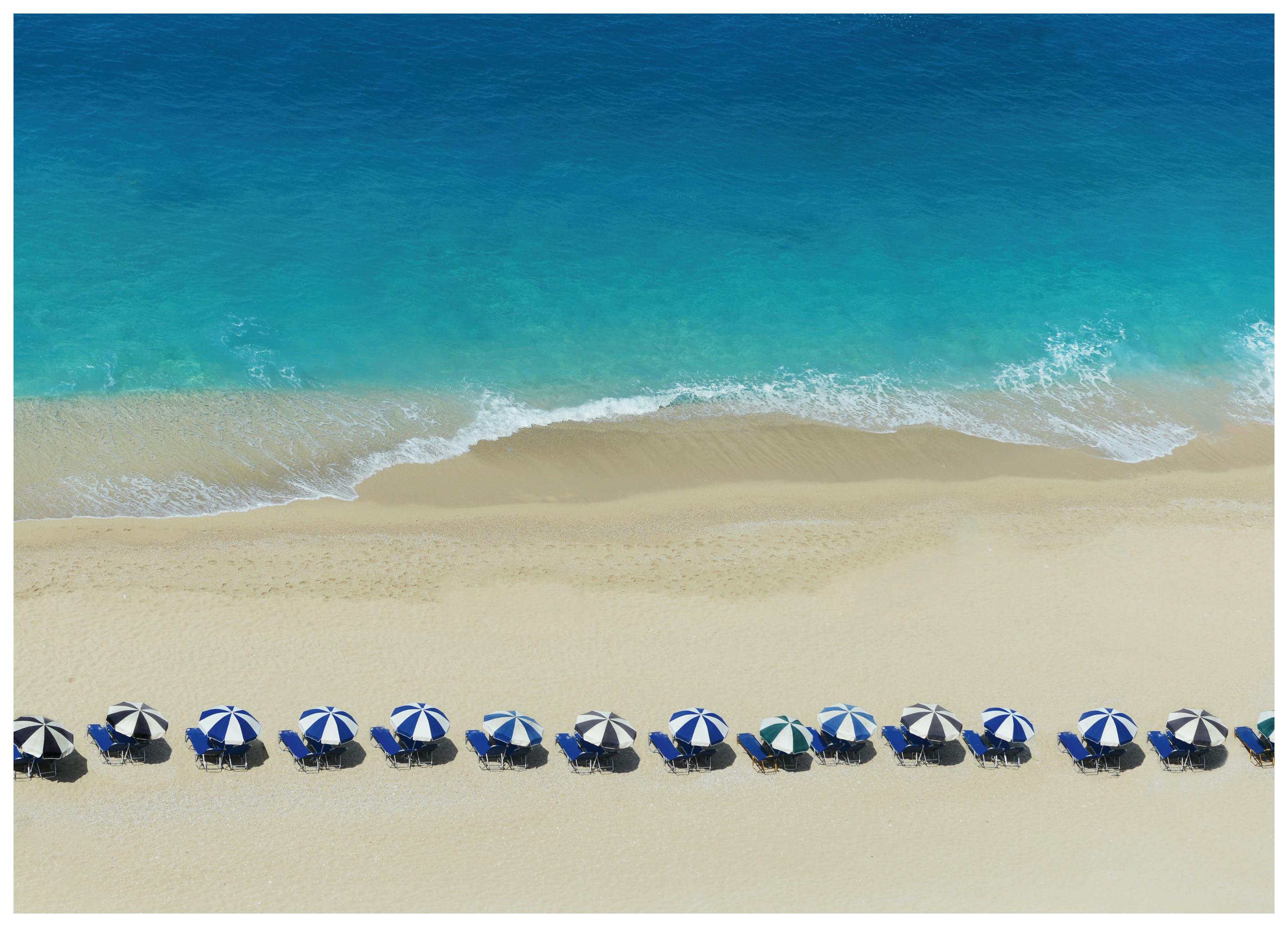 Ina Dabi - Tropical Beach Umbrellas Print (70x100 cm) - Poster Store